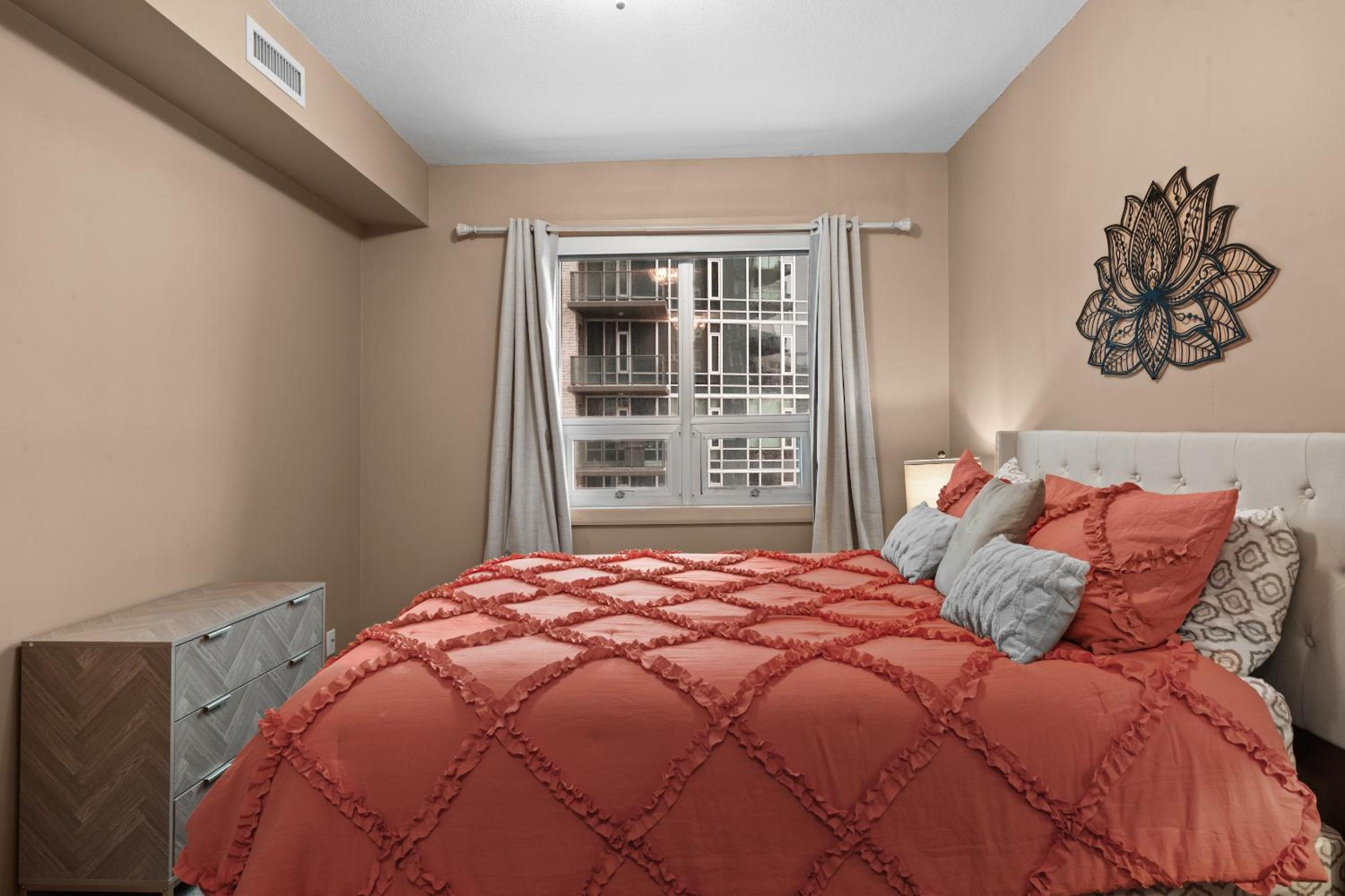 Gorgeous Downtown Calgary Condos by GLOBALSTAY Free Parking