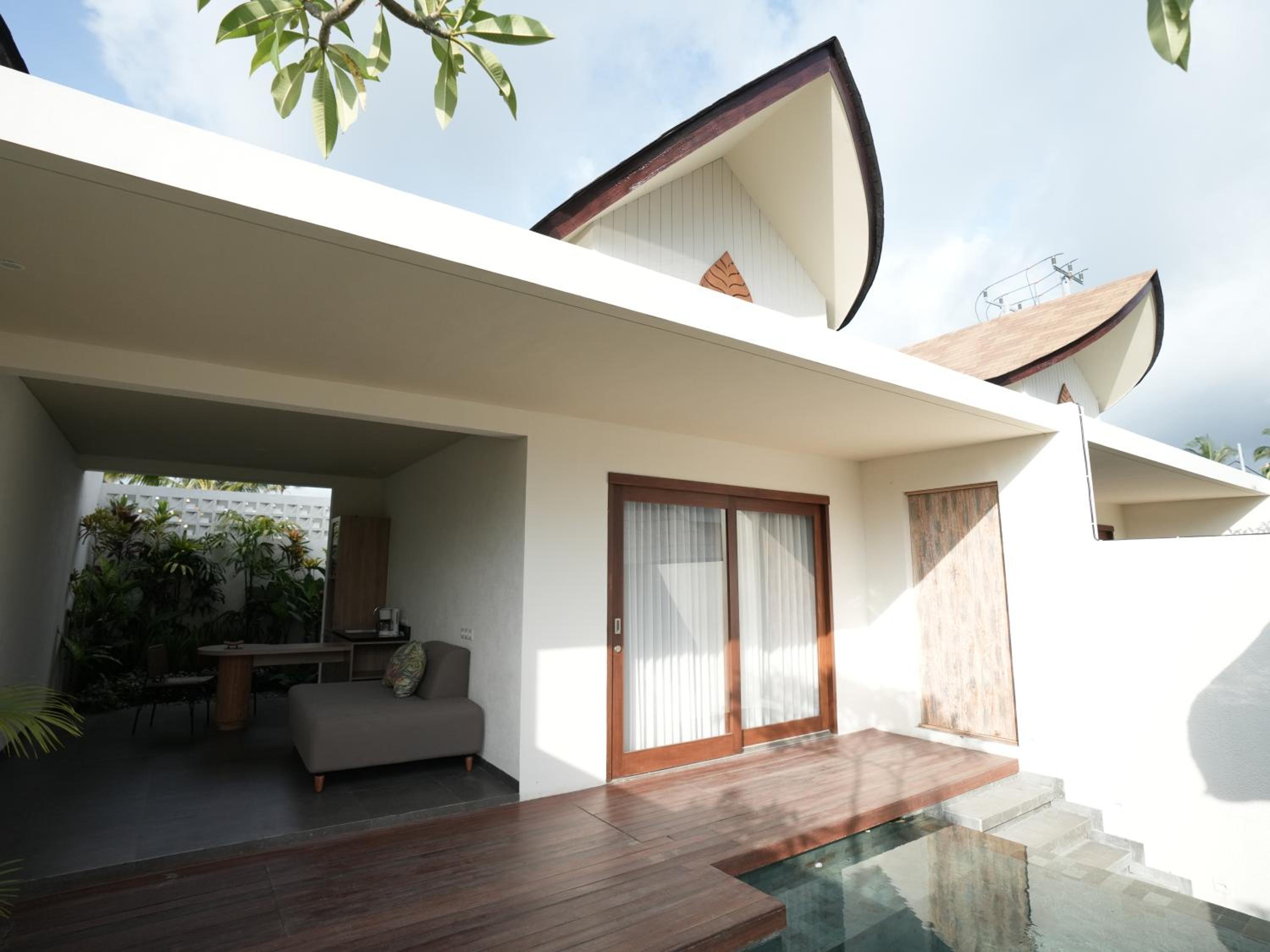 Daun Lebar Villas
