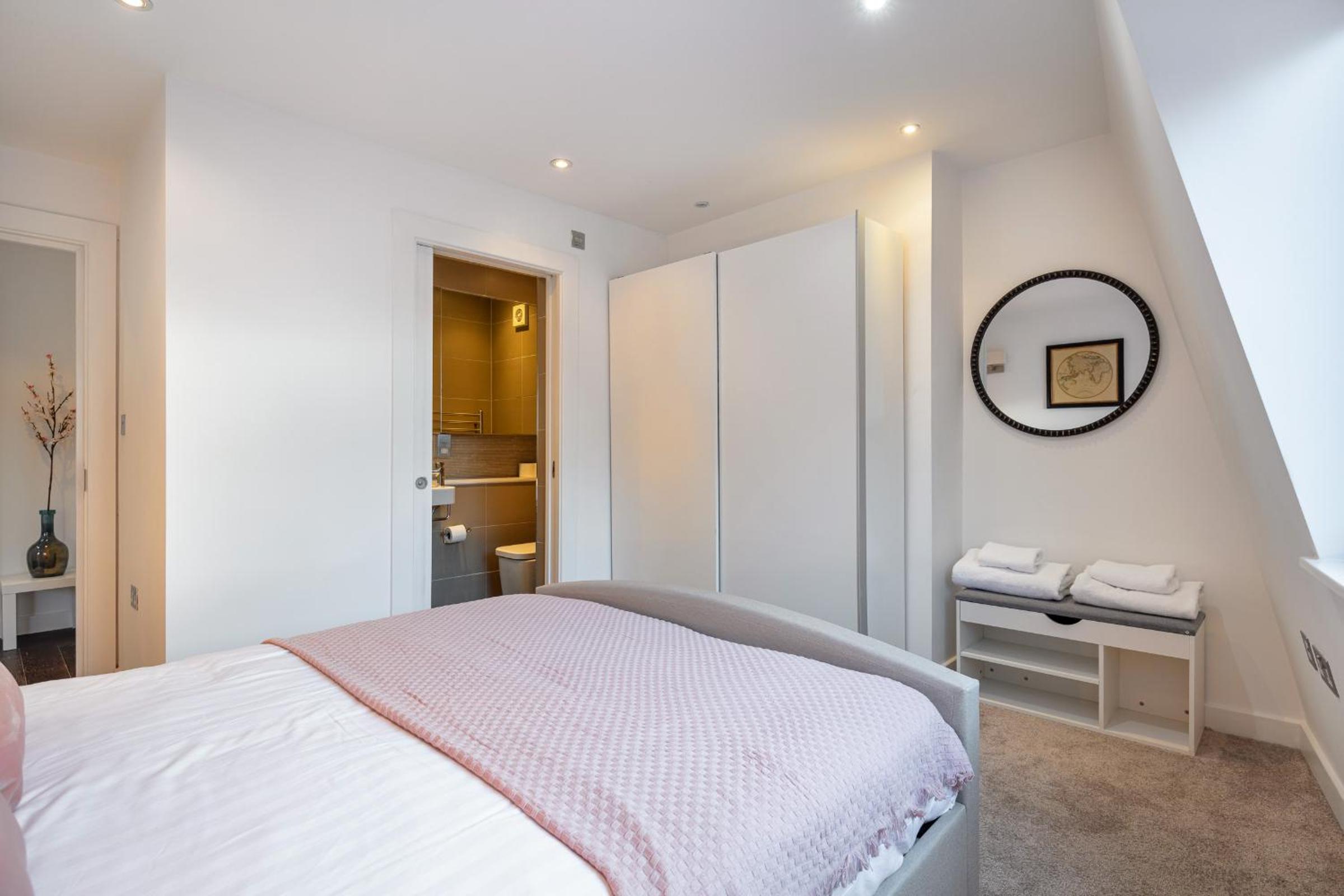 Farringdon/St Pancras penthouse