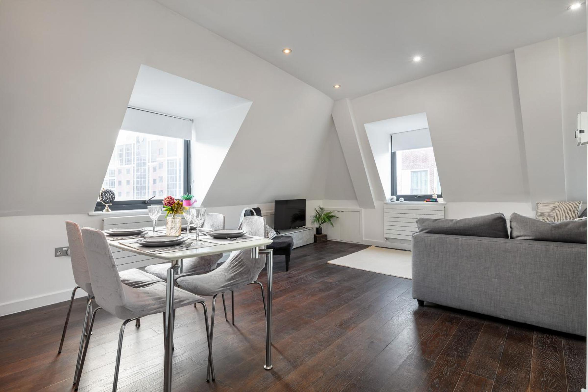 Farringdon/St Pancras penthouse