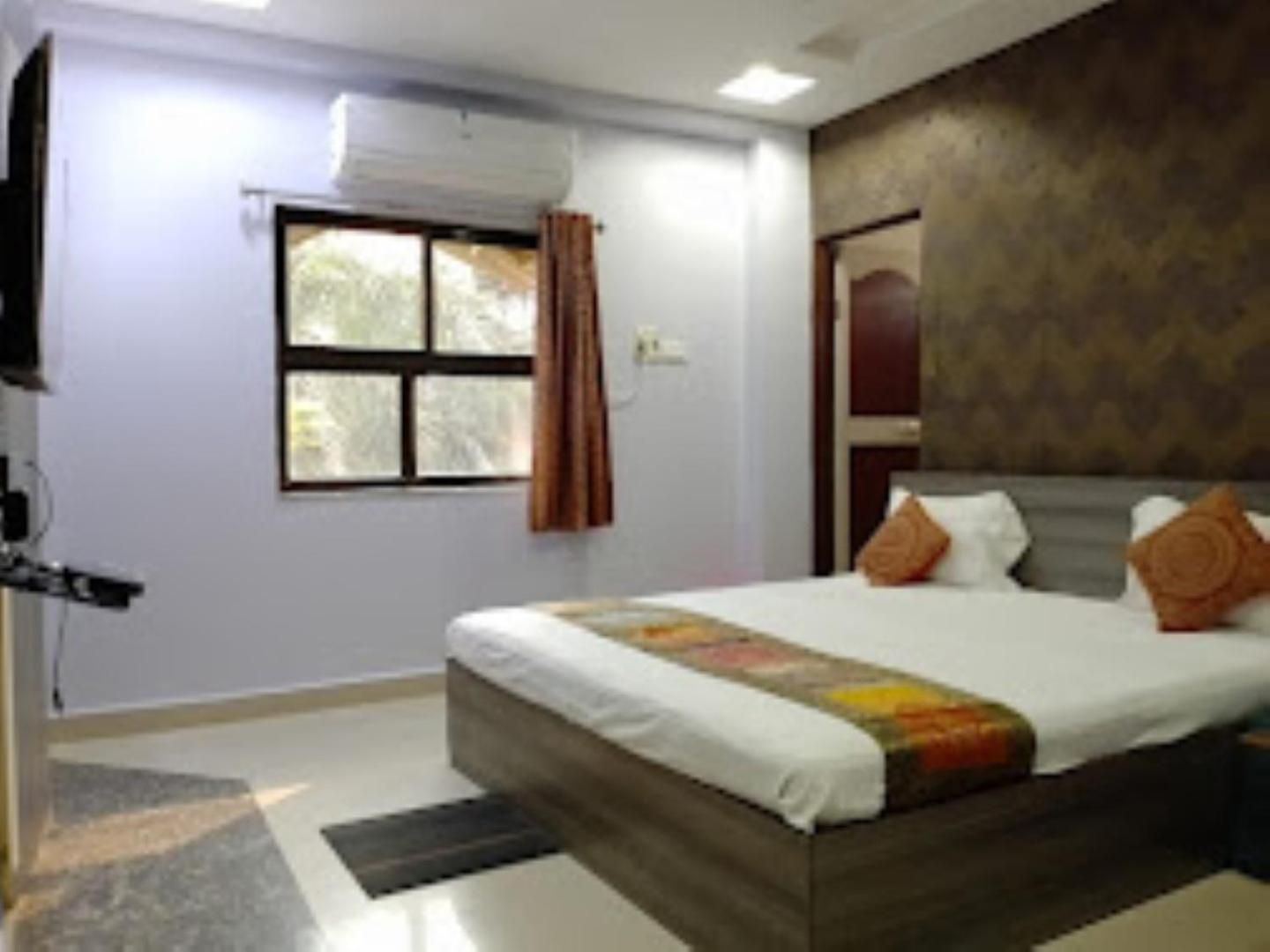 HOTEL VAIDYA REGENCY & MANUHAR RESTAURANT, Balaghat