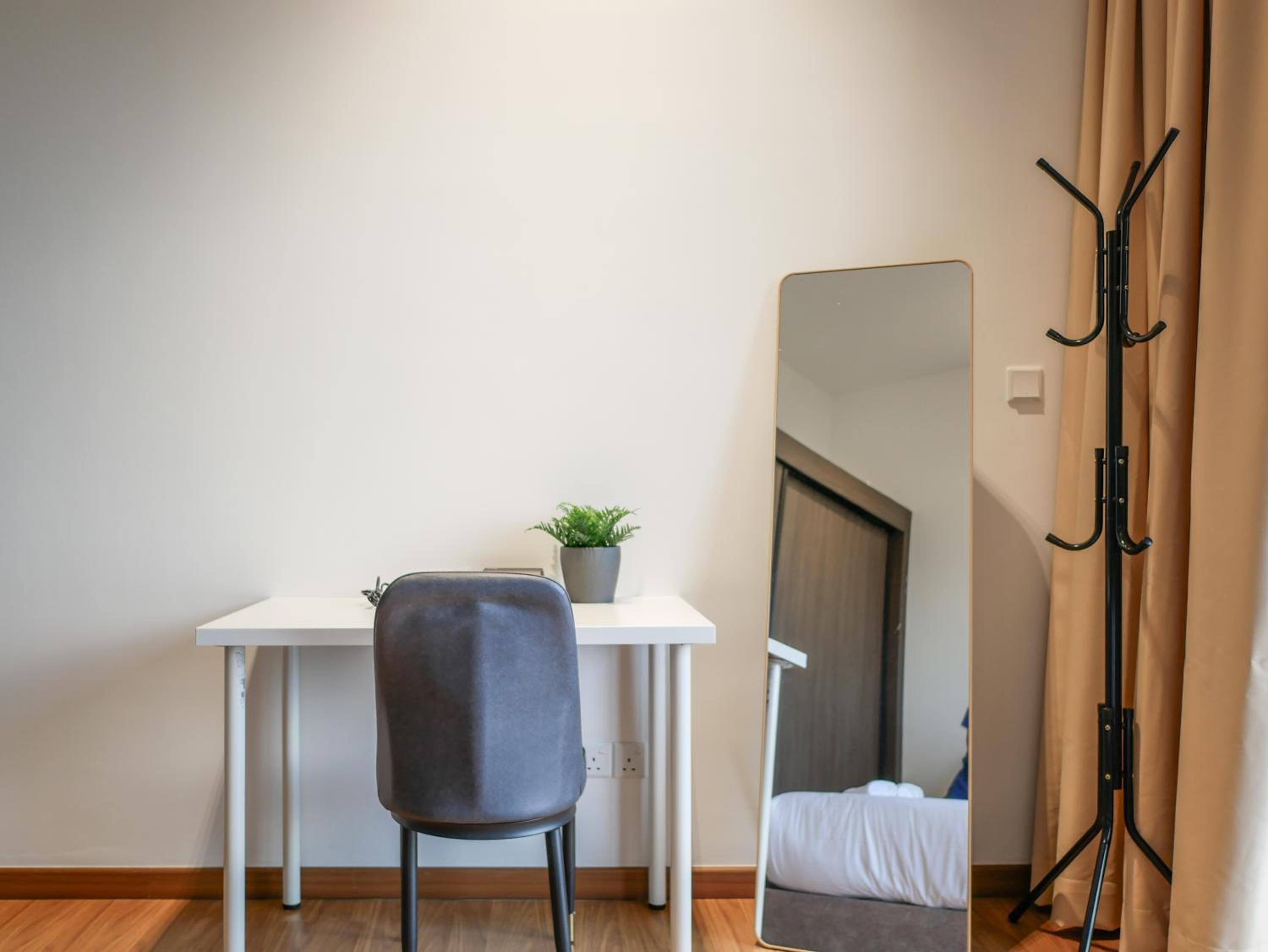 Beacon Executive Suite by Uptrend Home Management photo 6