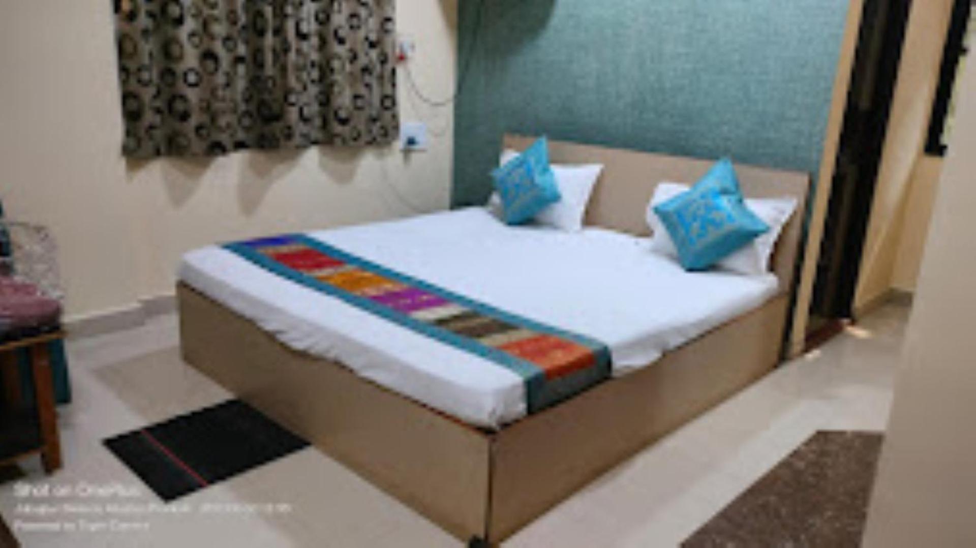 HOTEL VAIDYA REGENCY & MANUHAR RESTAURANT, Balaghat