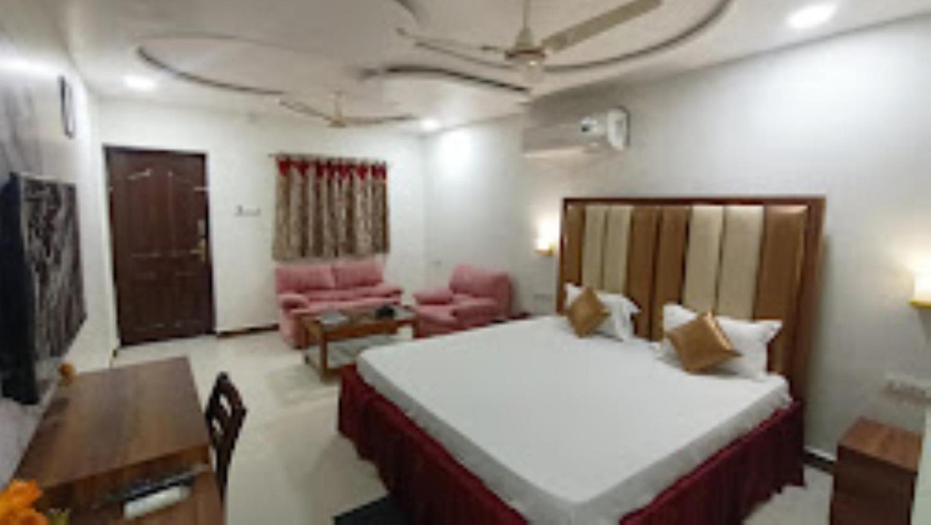 HOTEL VAIDYA REGENCY & MANUHAR RESTAURANT, Balaghat