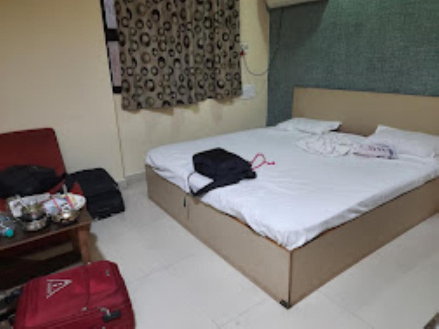 HOTEL VAIDYA REGENCY & MANUHAR RESTAURANT, Balaghat