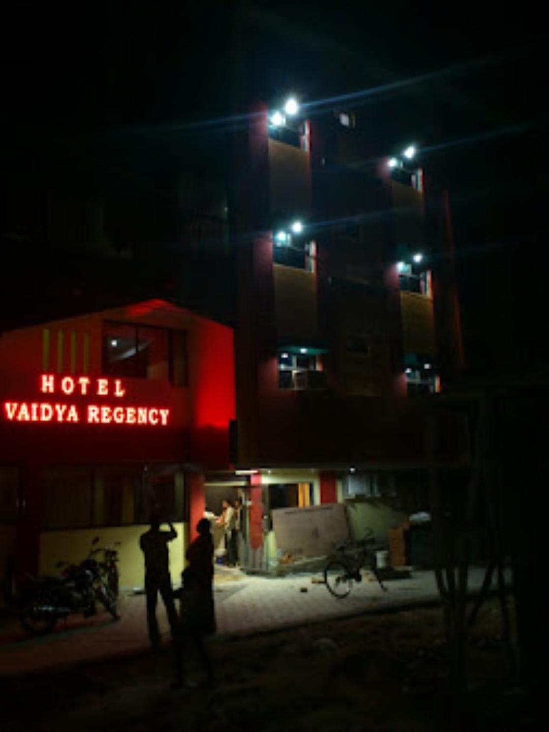 HOTEL VAIDYA REGENCY & MANUHAR RESTAURANT, Balaghat