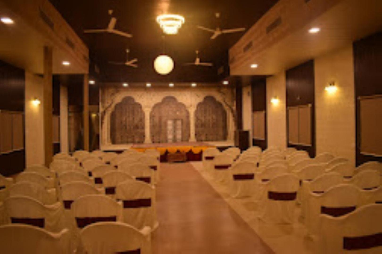 HOTEL VAIDYA REGENCY & MANUHAR RESTAURANT, Balaghat