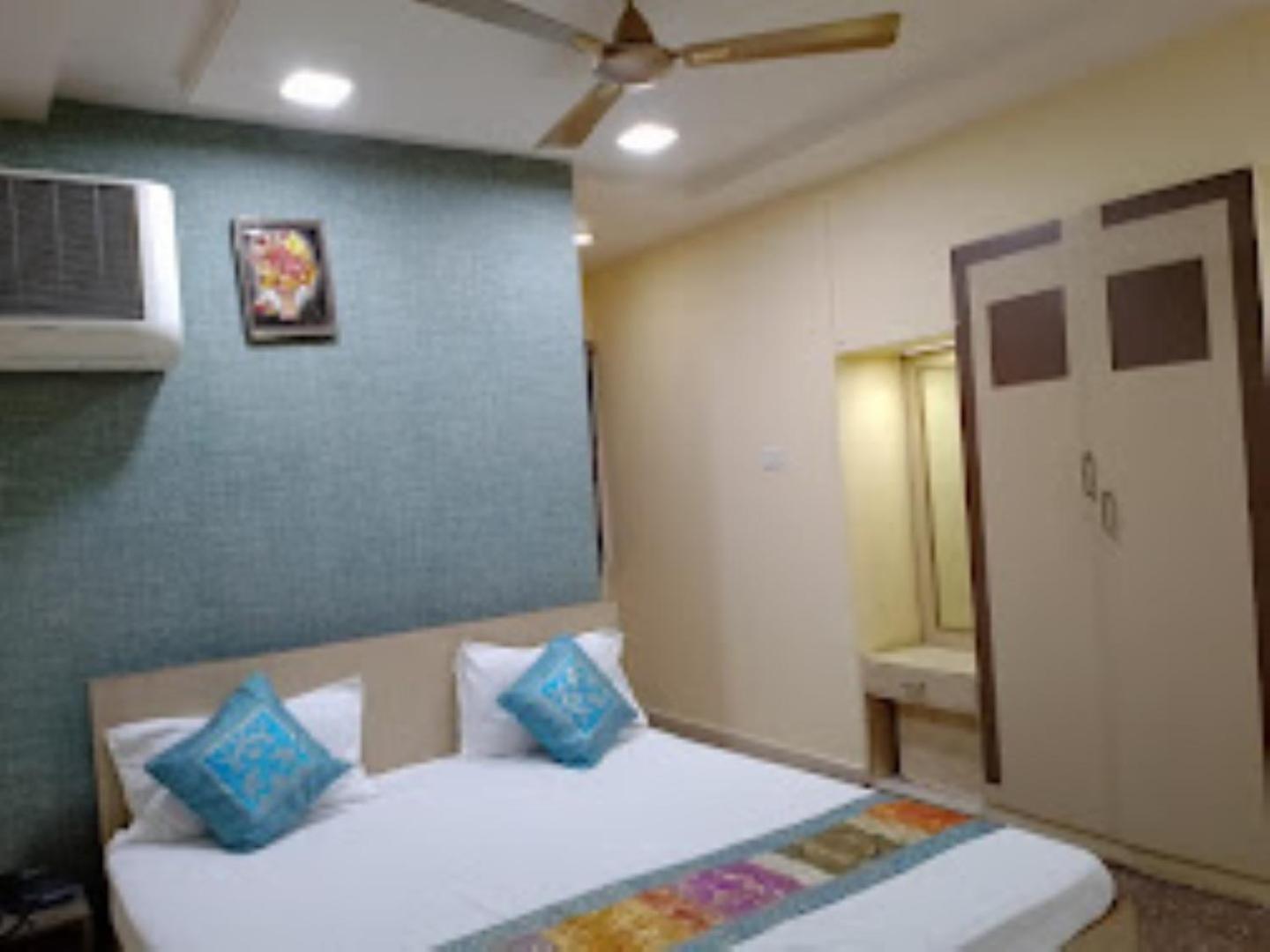 HOTEL VAIDYA REGENCY & MANUHAR RESTAURANT, Balaghat