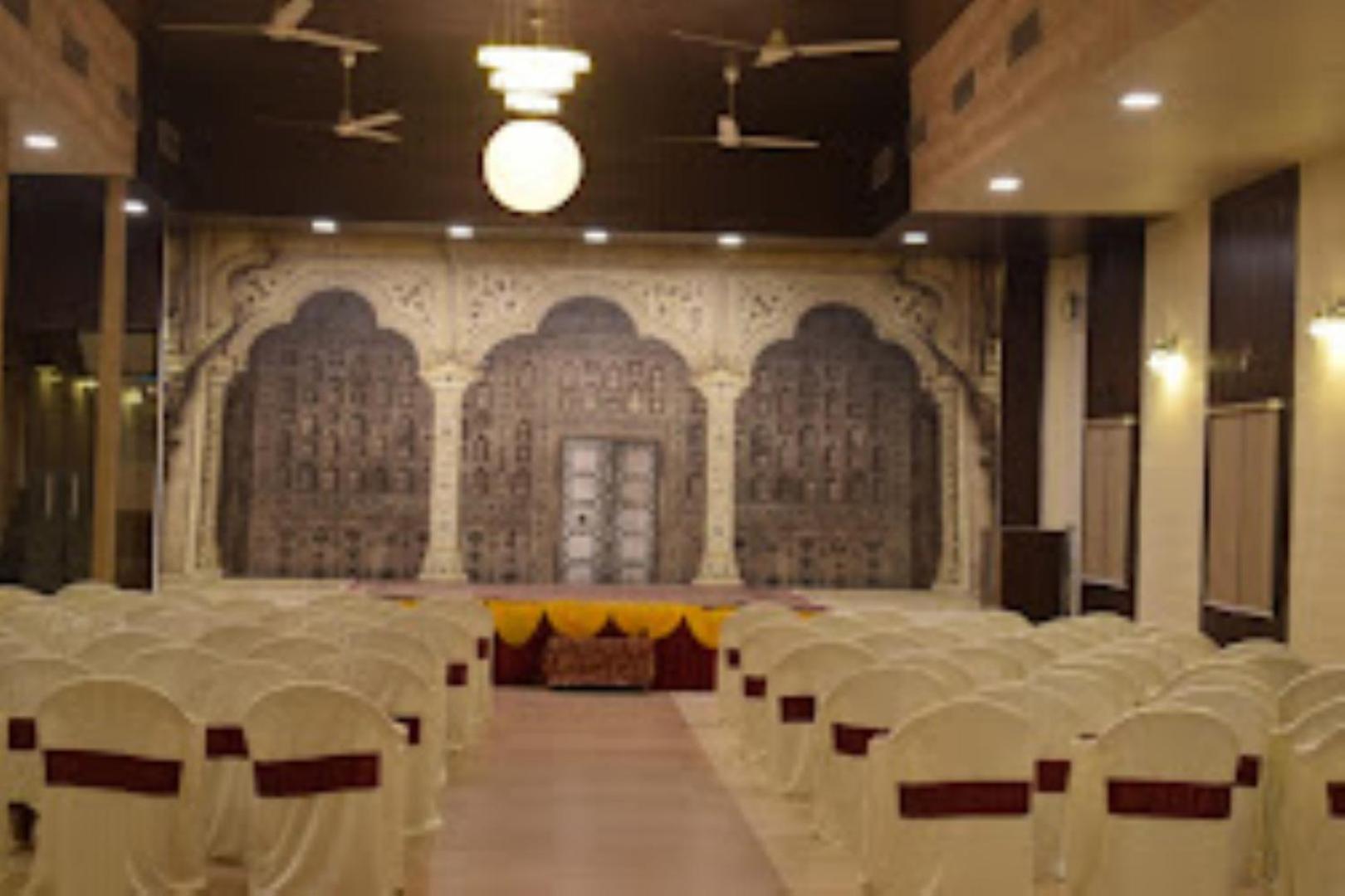 HOTEL VAIDYA REGENCY & MANUHAR RESTAURANT, Balaghat
