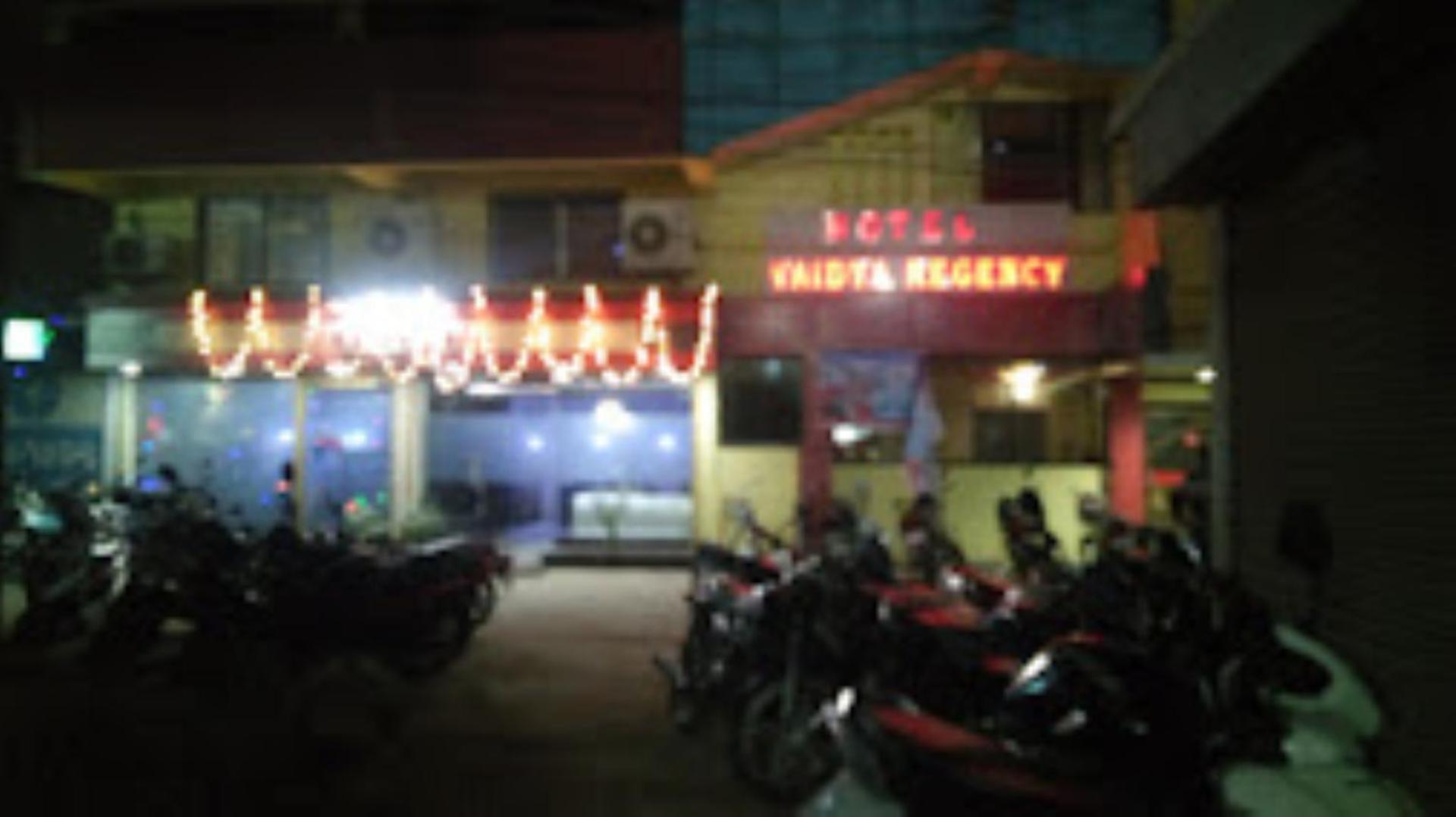 HOTEL VAIDYA REGENCY & MANUHAR RESTAURANT, Balaghat