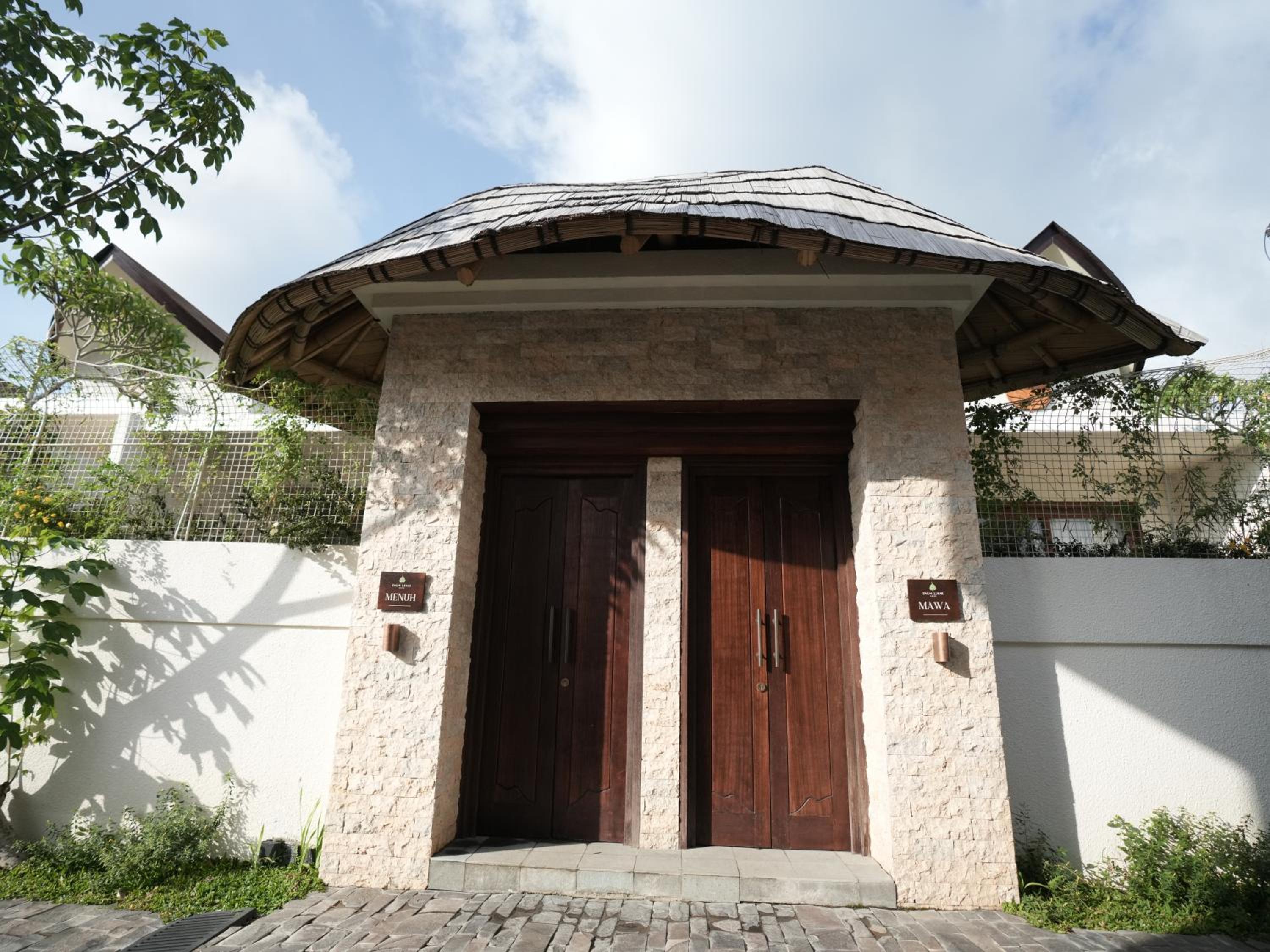 Daun Lebar Villas