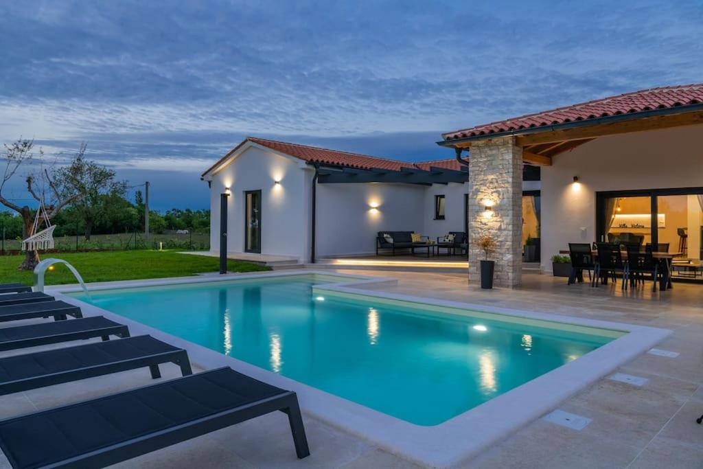 Villa Victoria by IstriaLux view 3