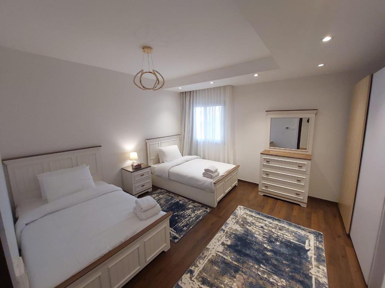 CFC, Luxurious 4BR Apartment, Remarkable value unbeatable Location