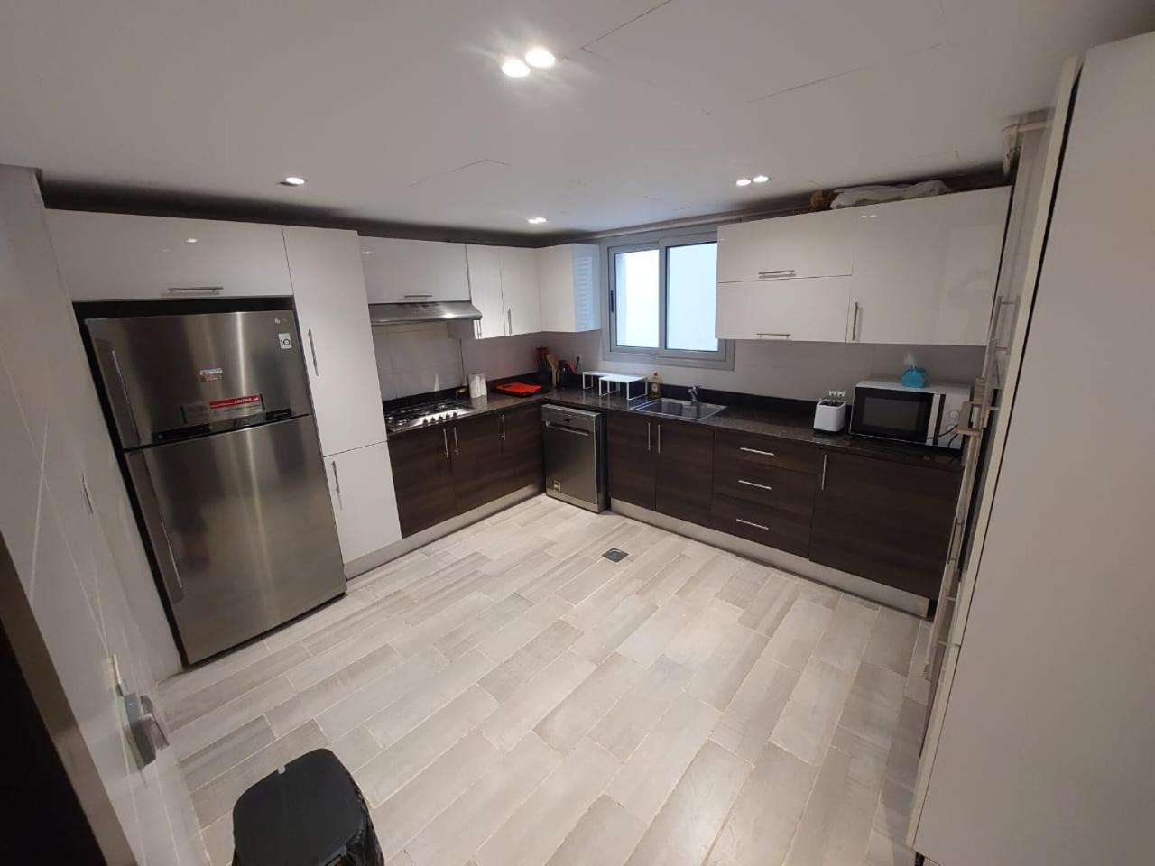 CFC, Luxurious 4BR Apartment, Remarkable value unbeatable Location