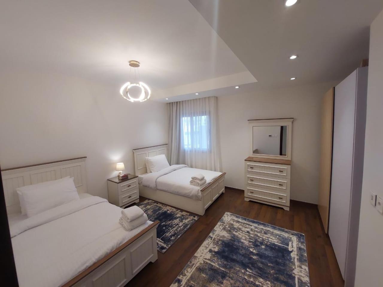 CFC, Luxurious 4BR Apartment, Remarkable value unbeatable Location