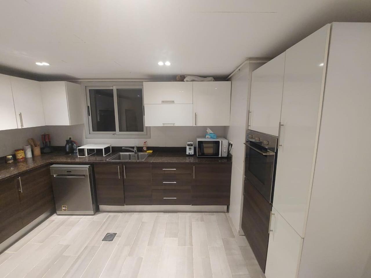 CFC, Luxurious 4BR Apartment, Remarkable value unbeatable Location