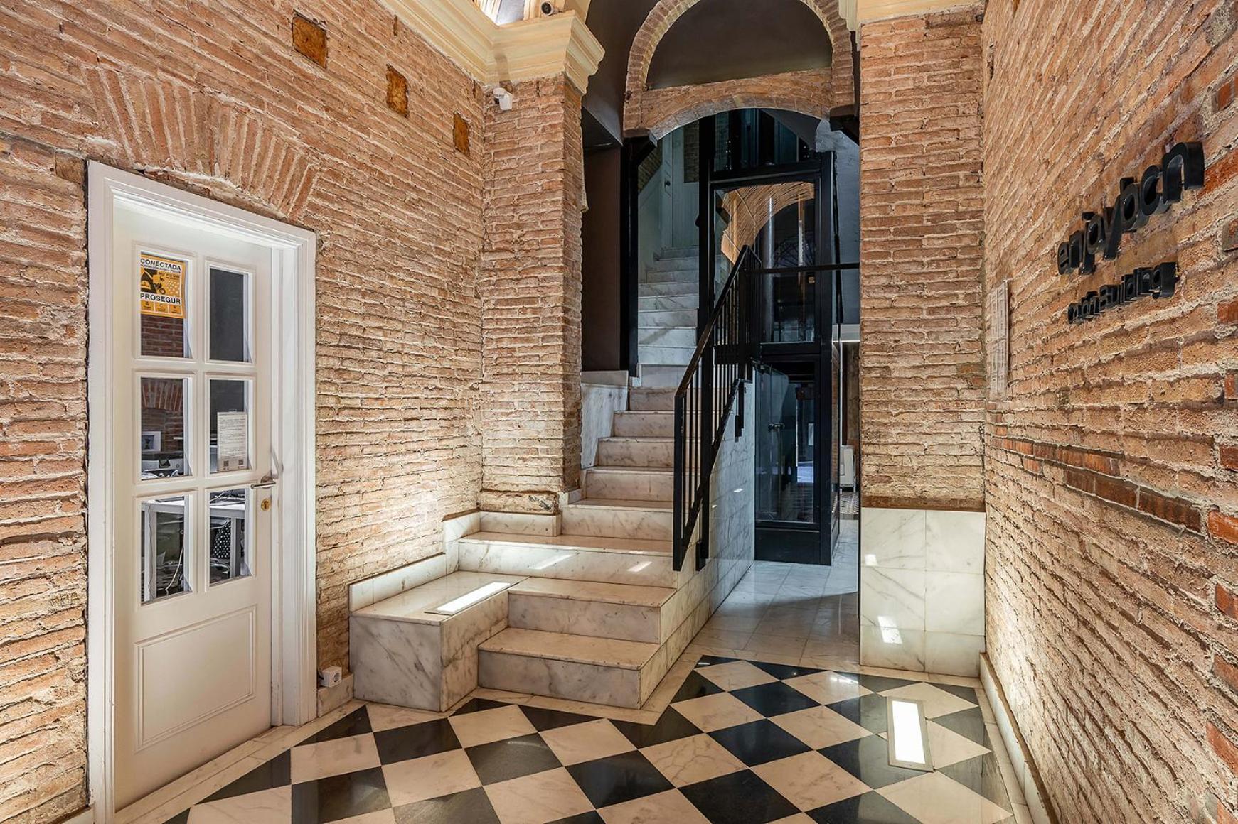 Enjoybcn Colon Apartments