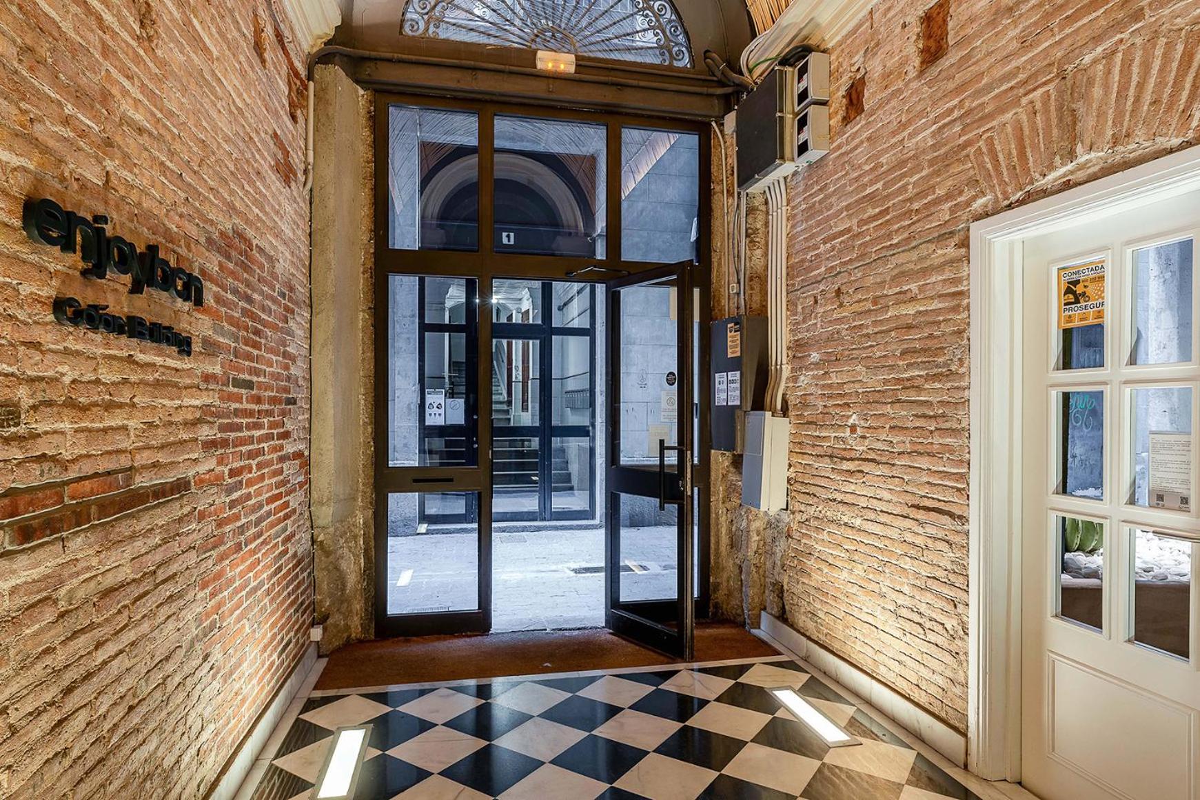 Enjoybcn Colon Apartments