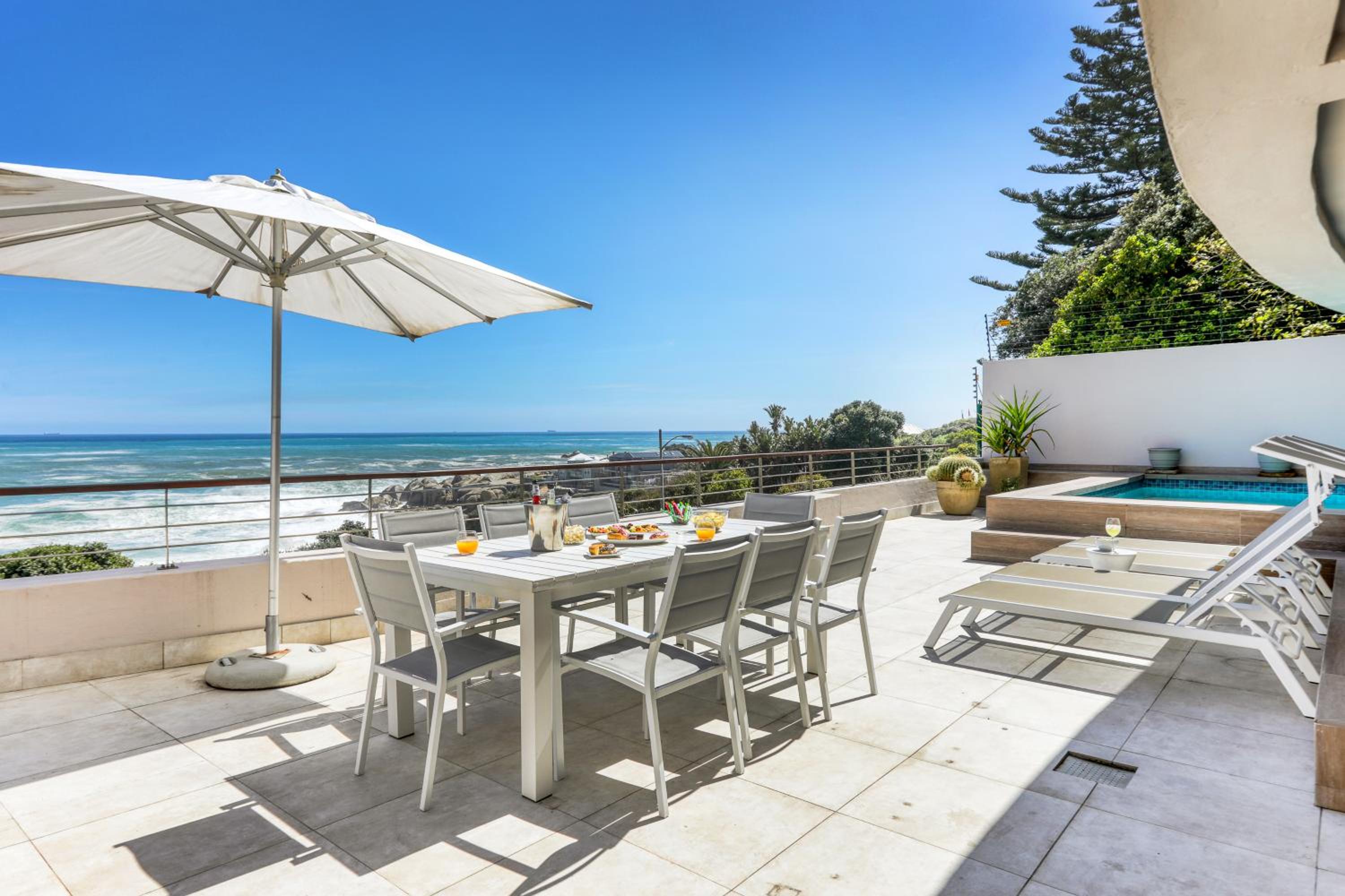 Bakoven Sunsets - Luxury Apt with sea views & pool view 4