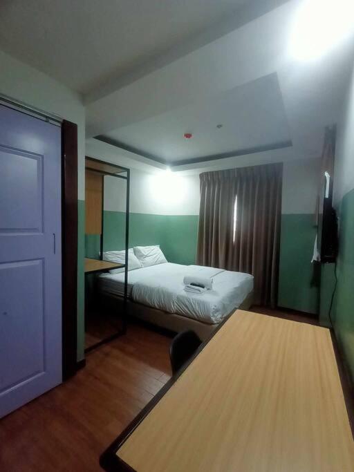 St. Marvin Studio Makati M409 view 5