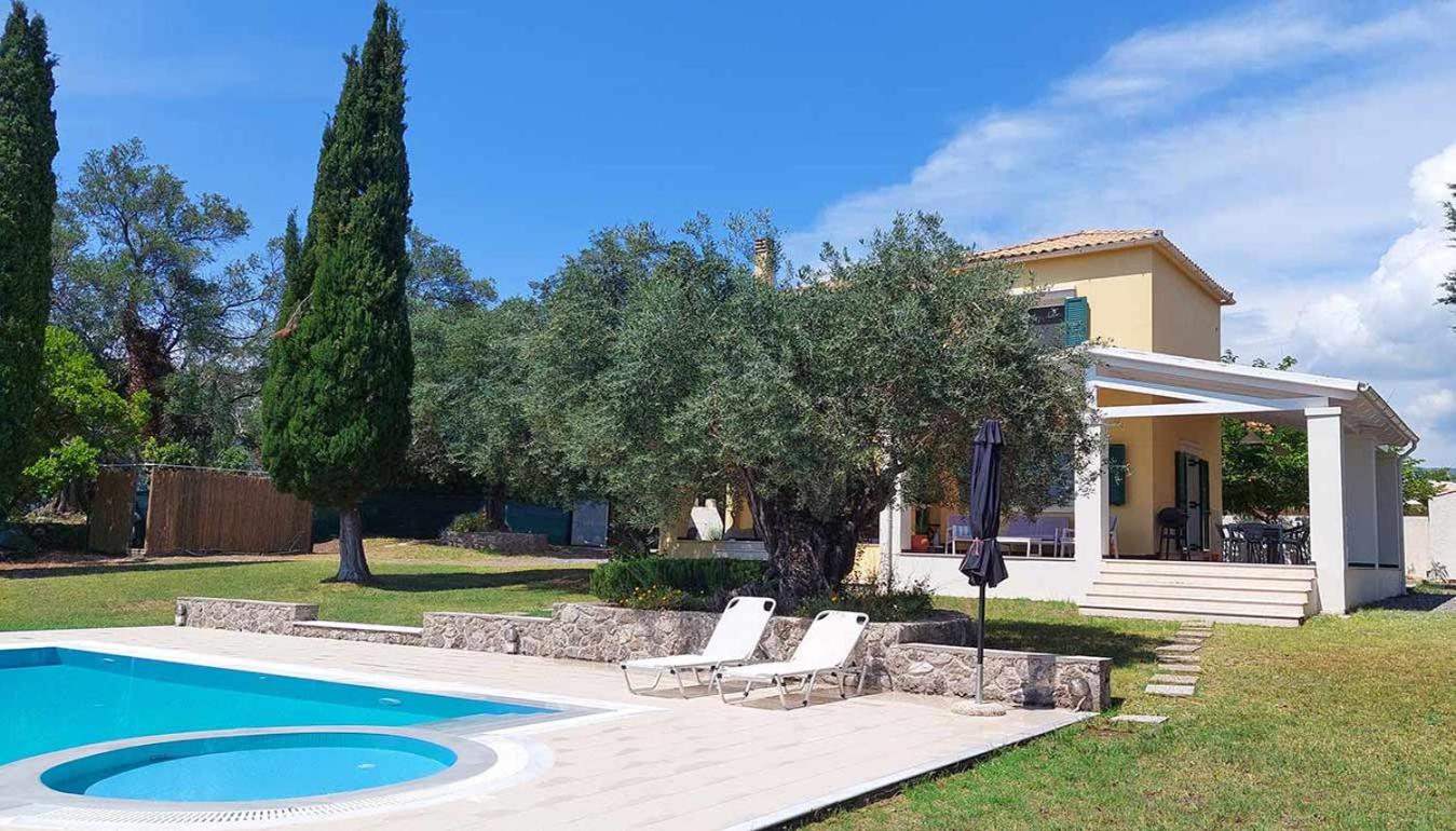 Villa Mayroula
