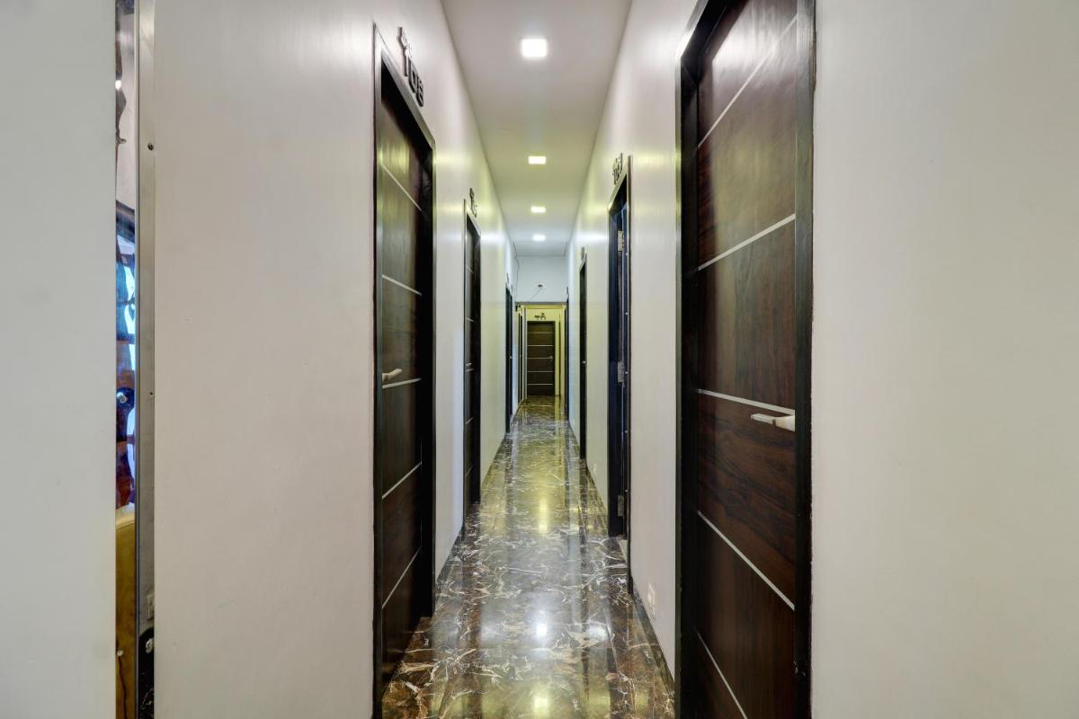 Hotel Shabana - Colaba Causeway view 4