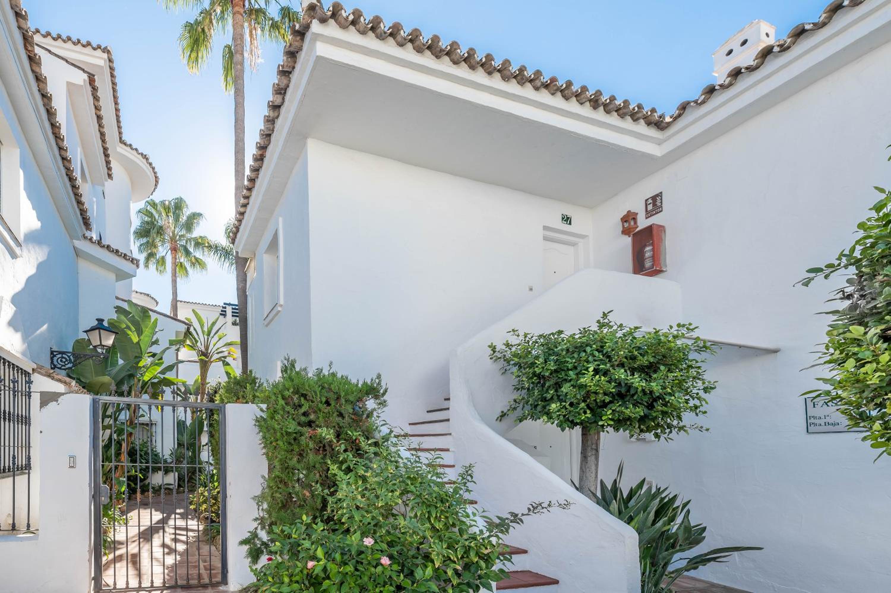 Cozy Pearl In Puerto Banus