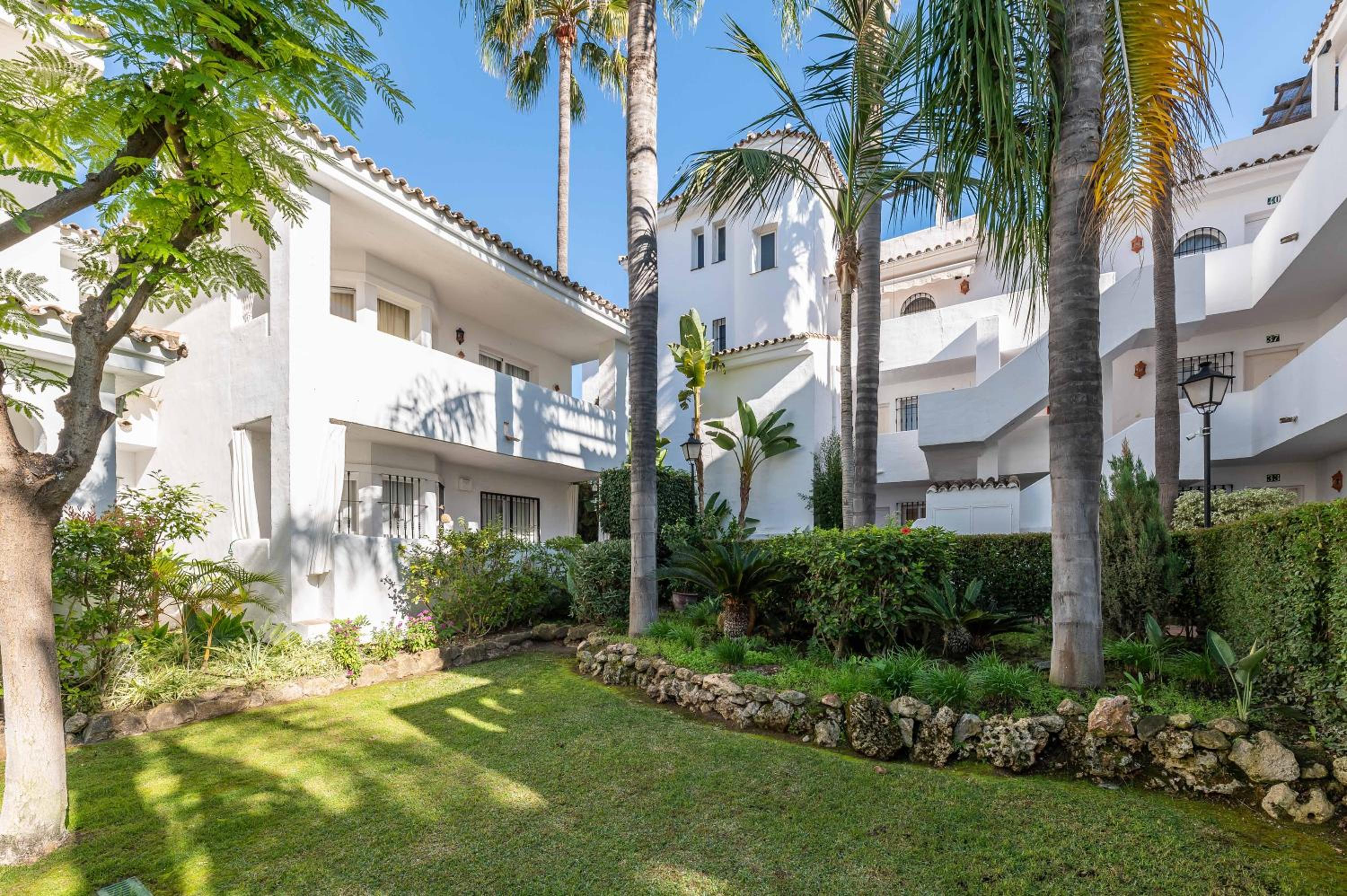 Cozy Pearl In Puerto Banus