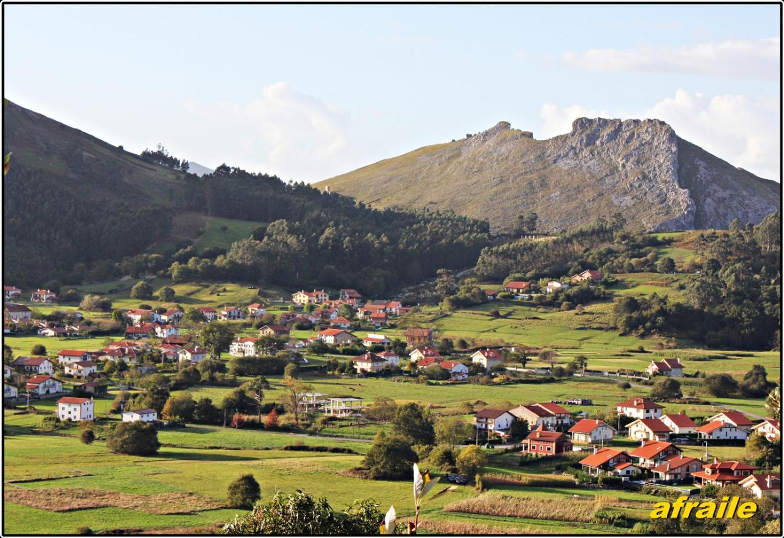 Conjunto Rural la Tejedora. Albergue y estudios familiares.