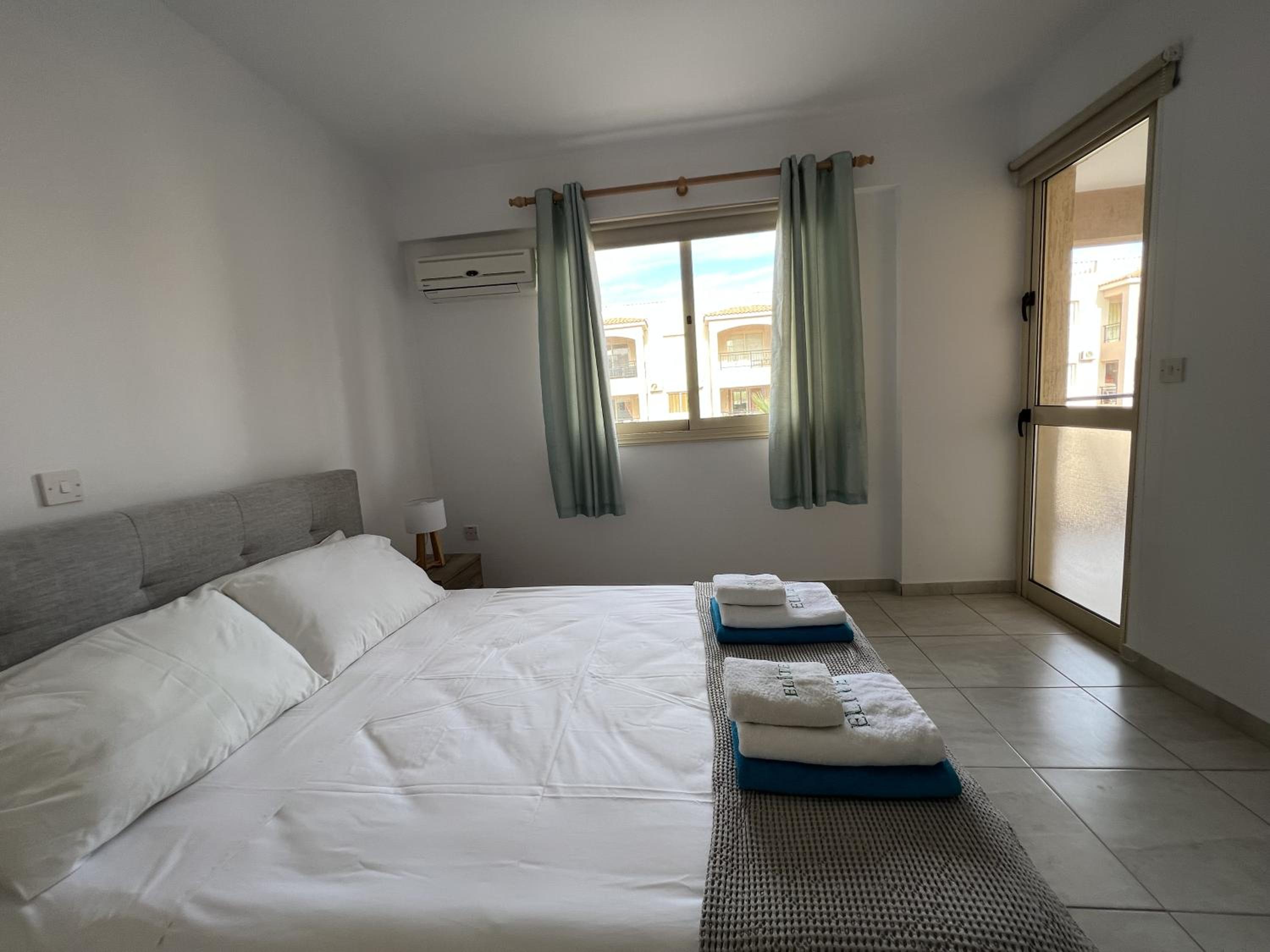 Royal-Seacrest Paphos-Center VIP