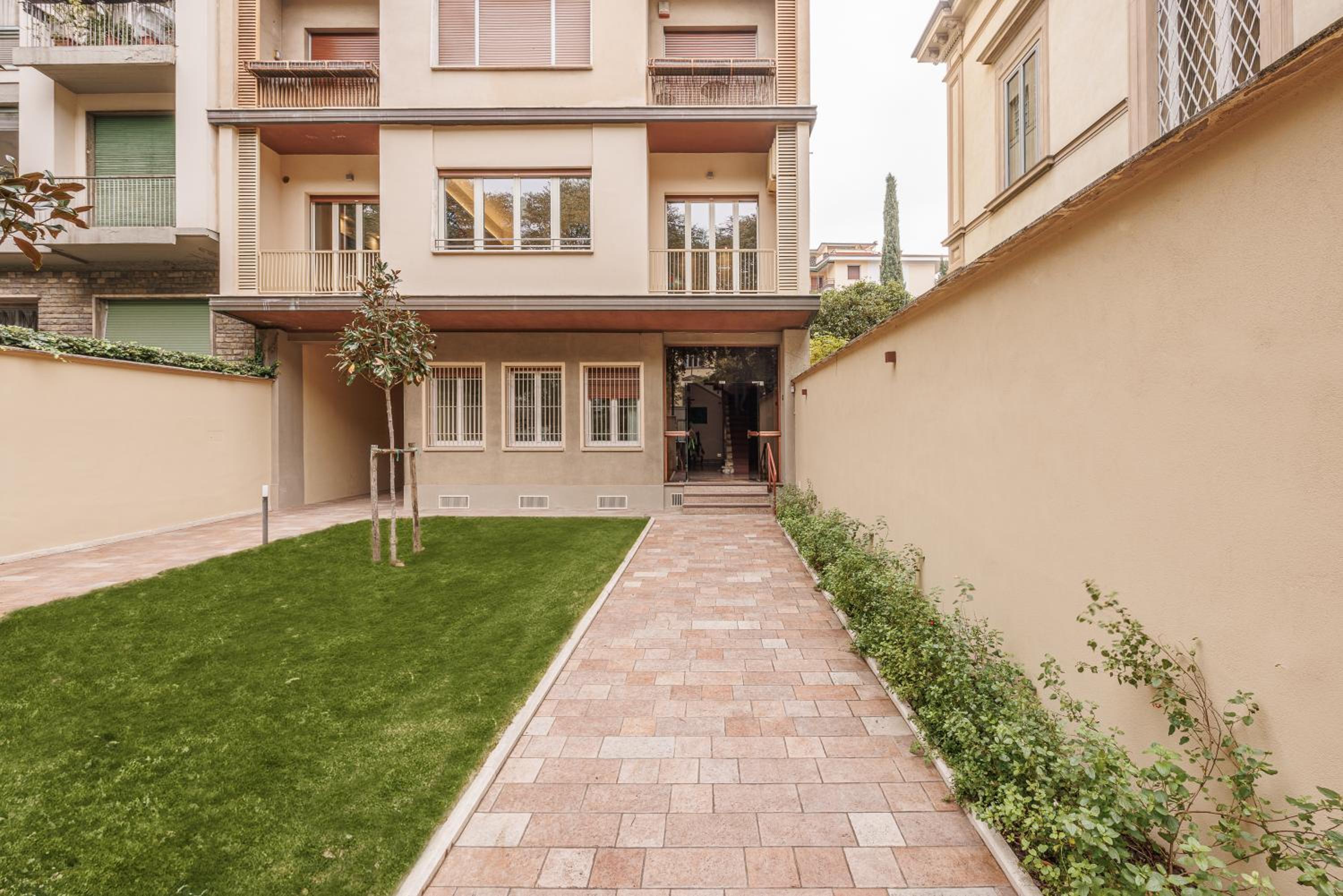 Betty Florence charming modern apartment near Piazza della Libertà