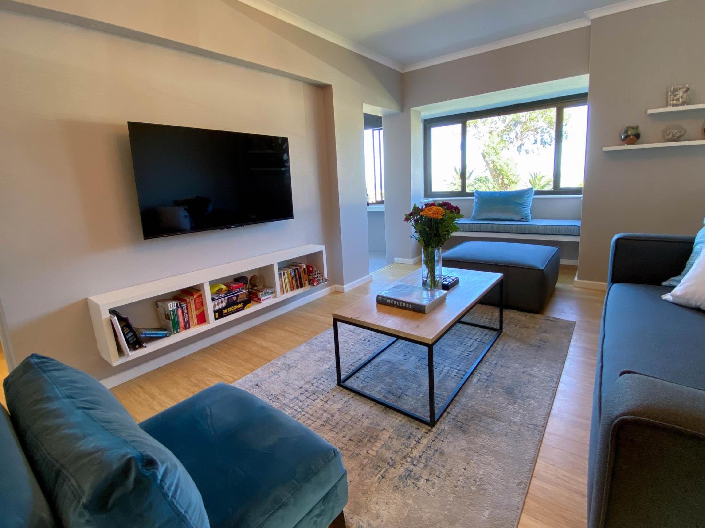 Sundrenched 2 bed 2 bath apartment + sea views view 5