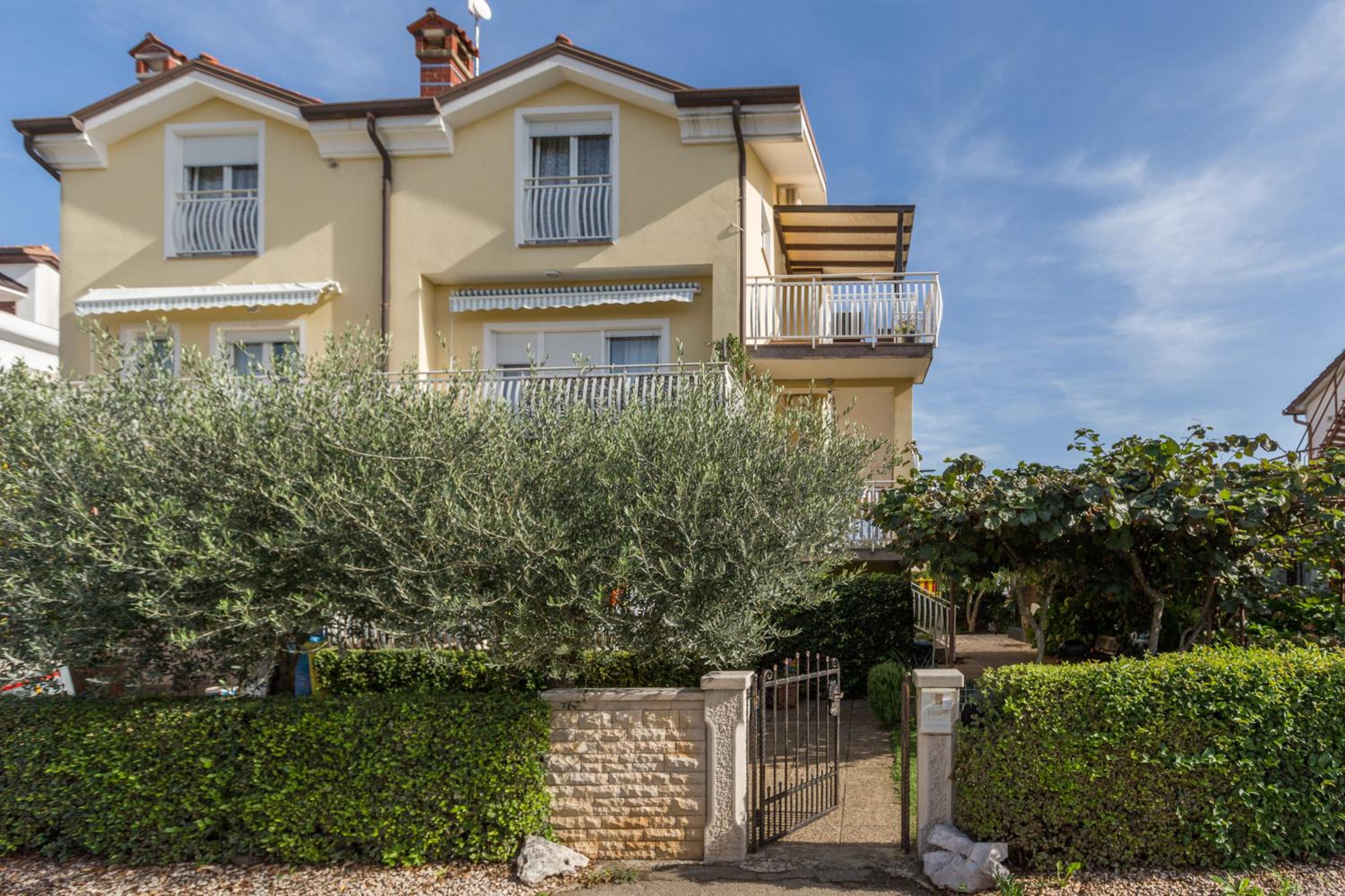 Trbović Apartments Peaceful stay with Free Parking, Pet-Friendly, and Bike Storage in Umag view 2