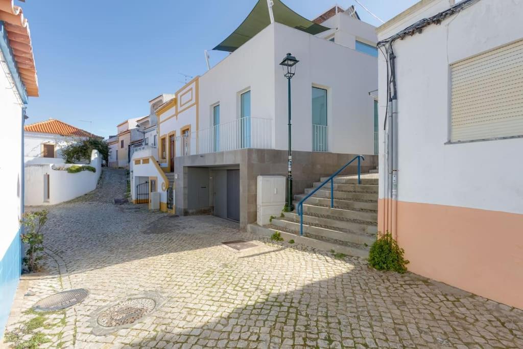 CASA LIMA - State of the art villa with views and pool in Ferragudo view 4
