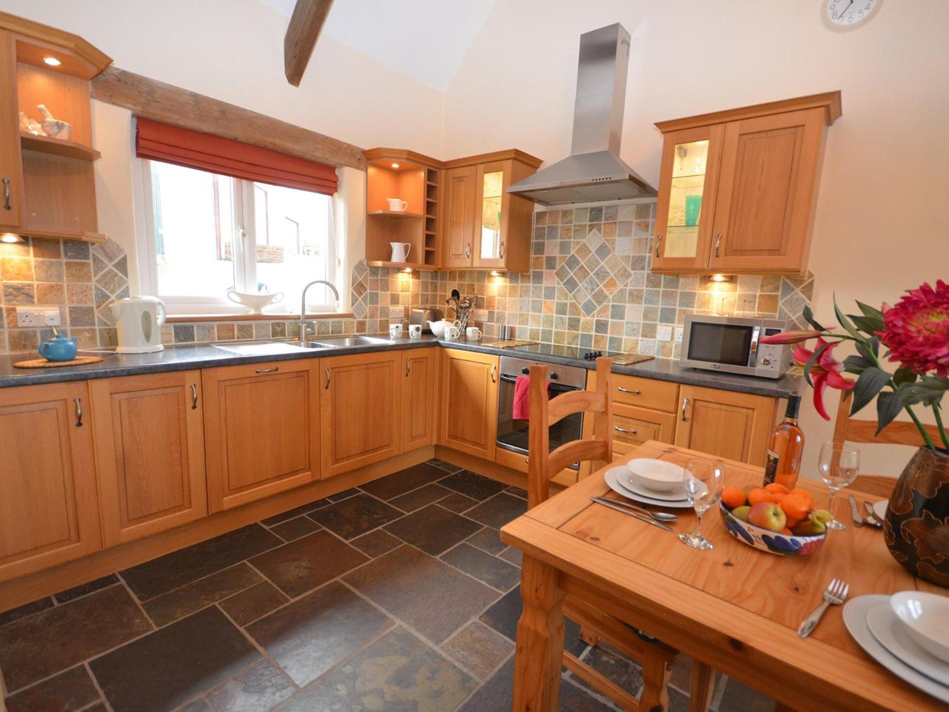 2 Bed in Exeter oc-medvi view 3