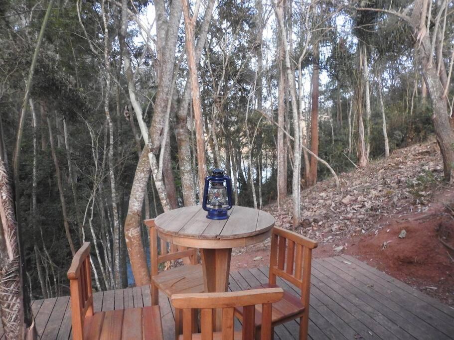 Cabana em Ouro Preto: represa mata caiaque e bike