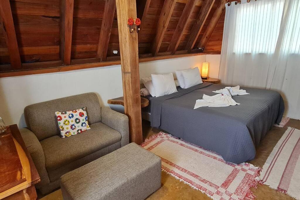 Cabana em Ouro Preto: represa mata caiaque e bike