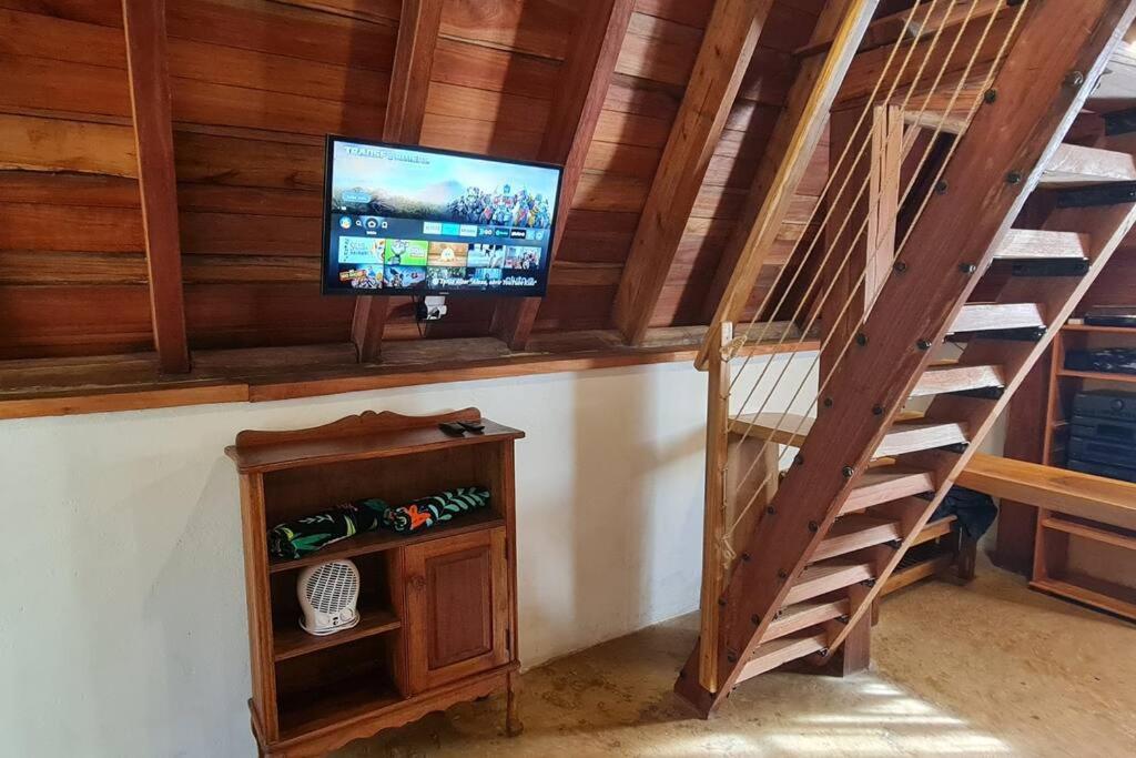 Cabana em Ouro Preto: represa mata caiaque e bike
