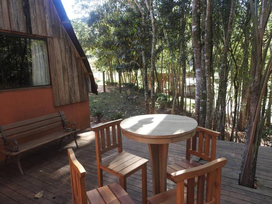 Cabana em Ouro Preto: represa mata caiaque e bike