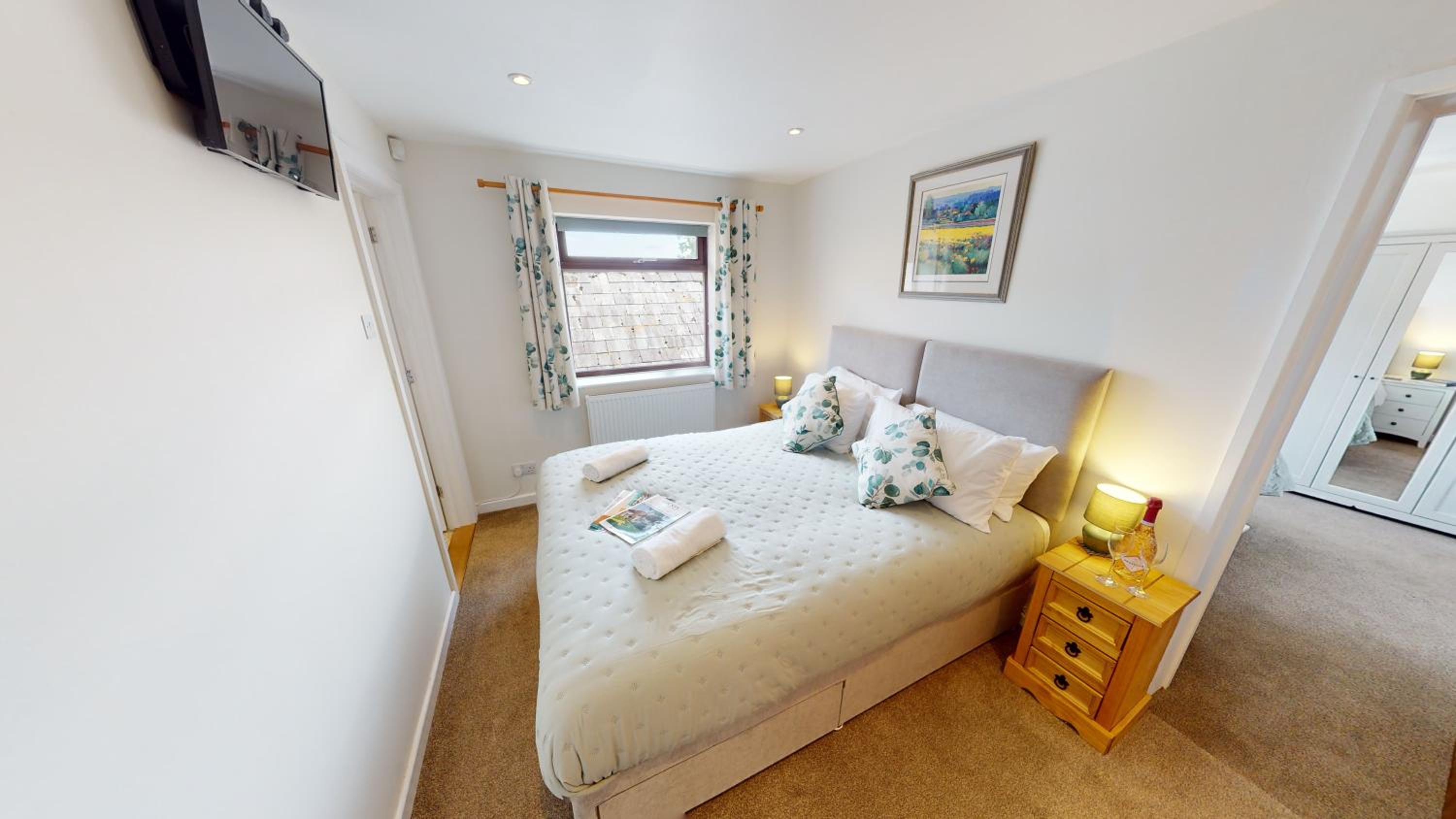 Arniss Lodge