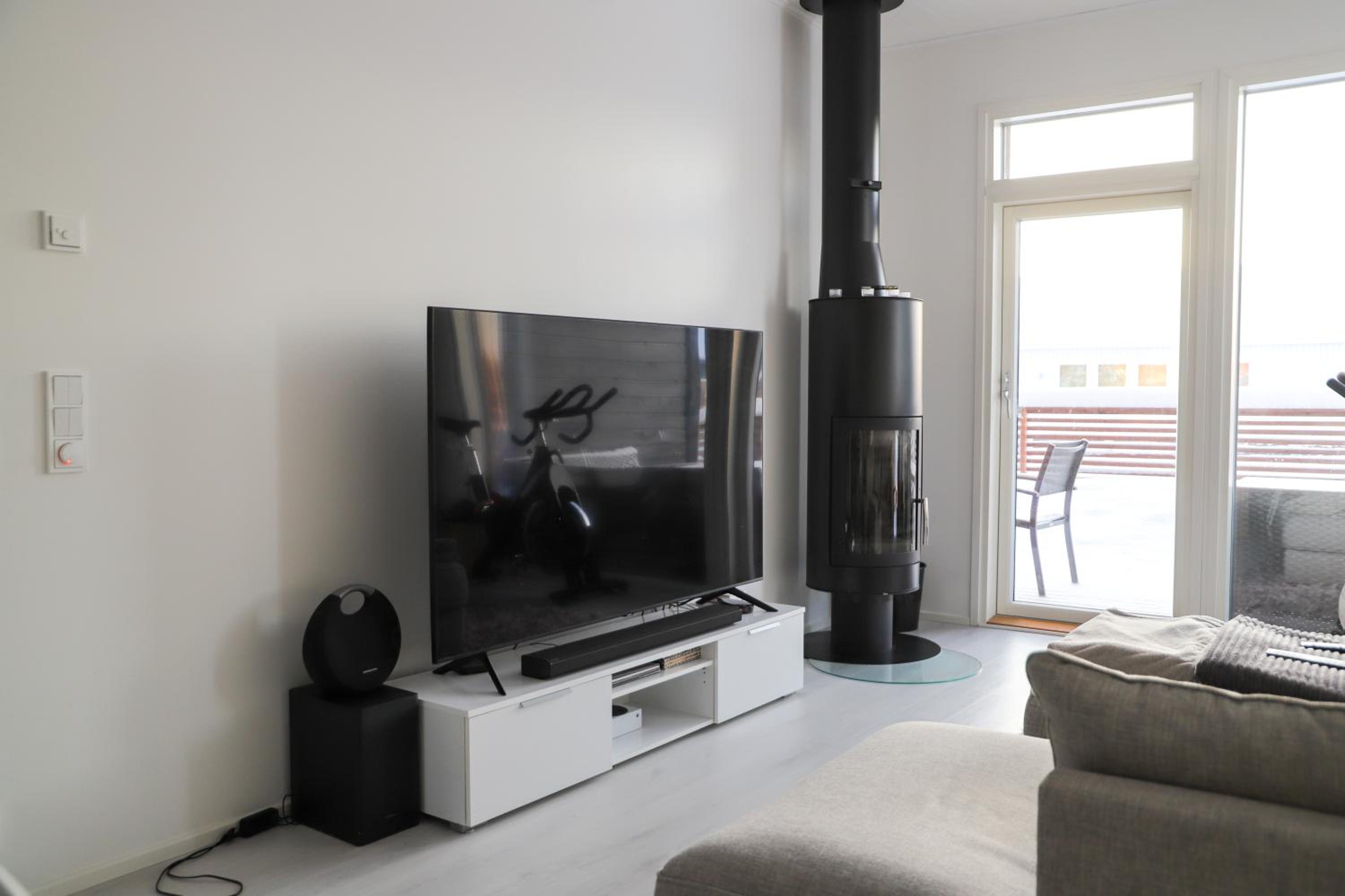 Modern semi-detached house with wonderful location!
