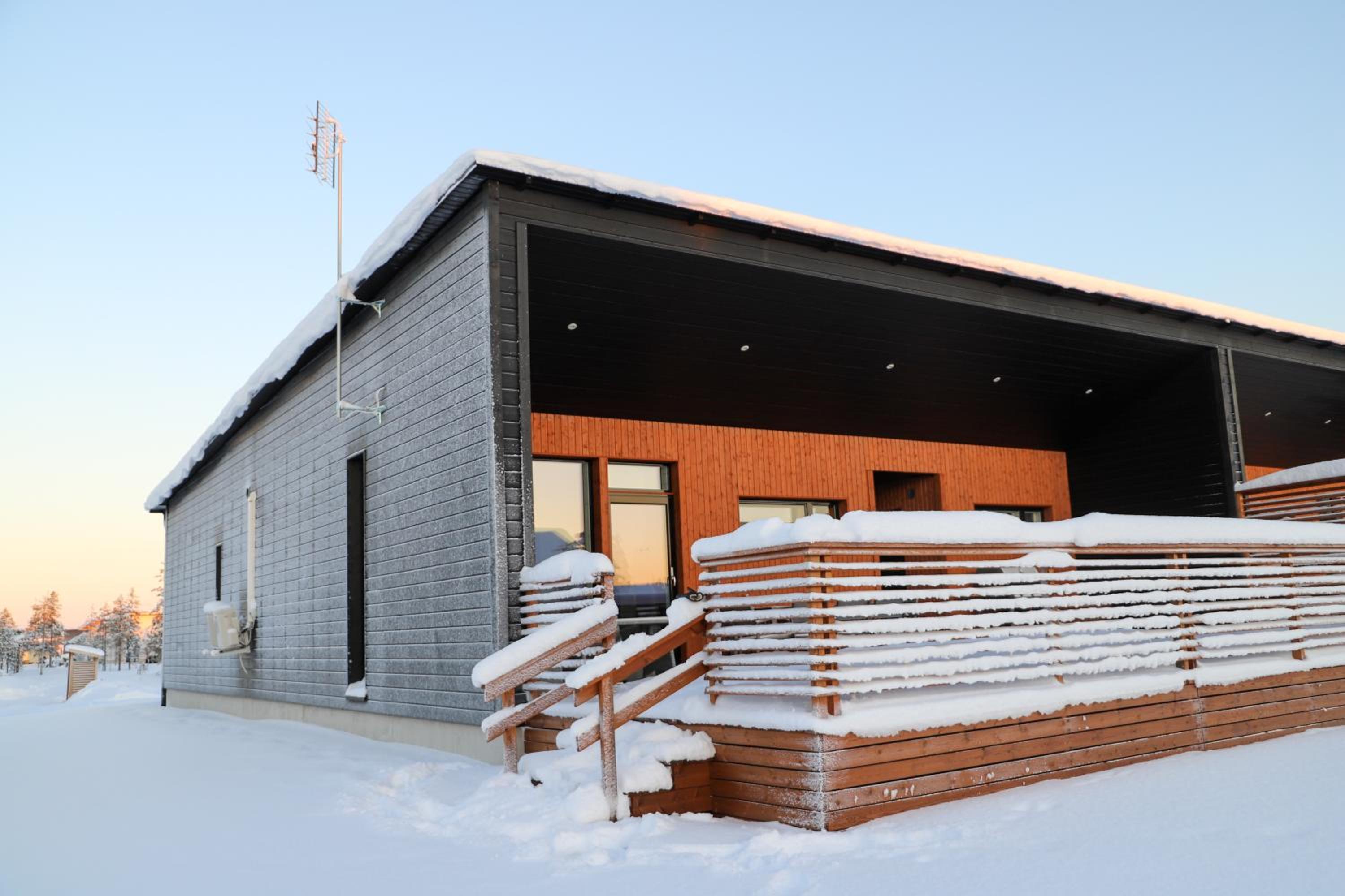Modern semi-detached house with wonderful location!
