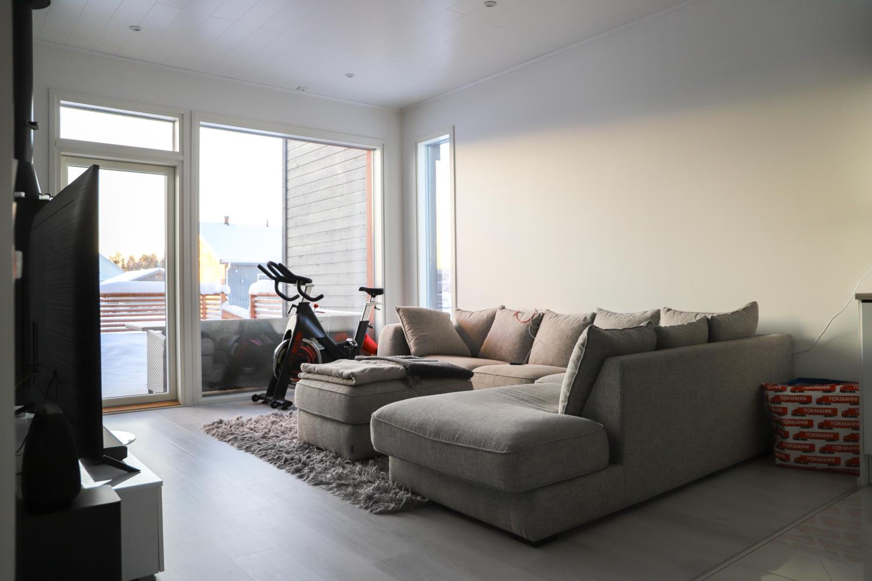 Modern semi-detached house with wonderful location!