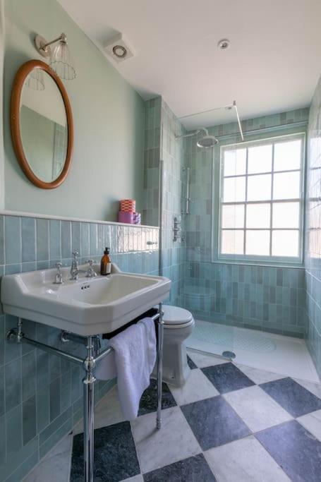 Palm Heights - top floor luxury flat view 5