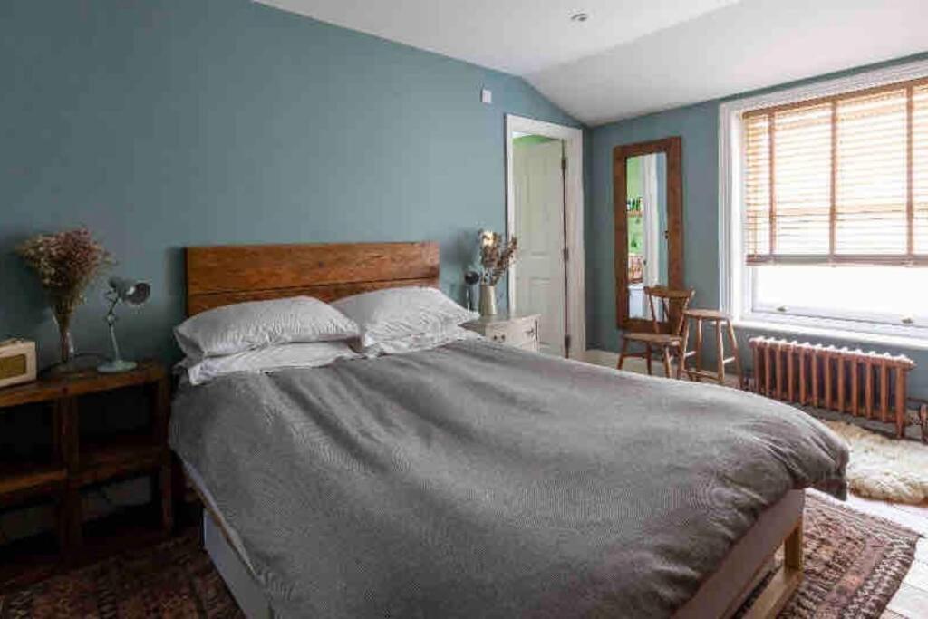 SEA BREEZE APARTMENT