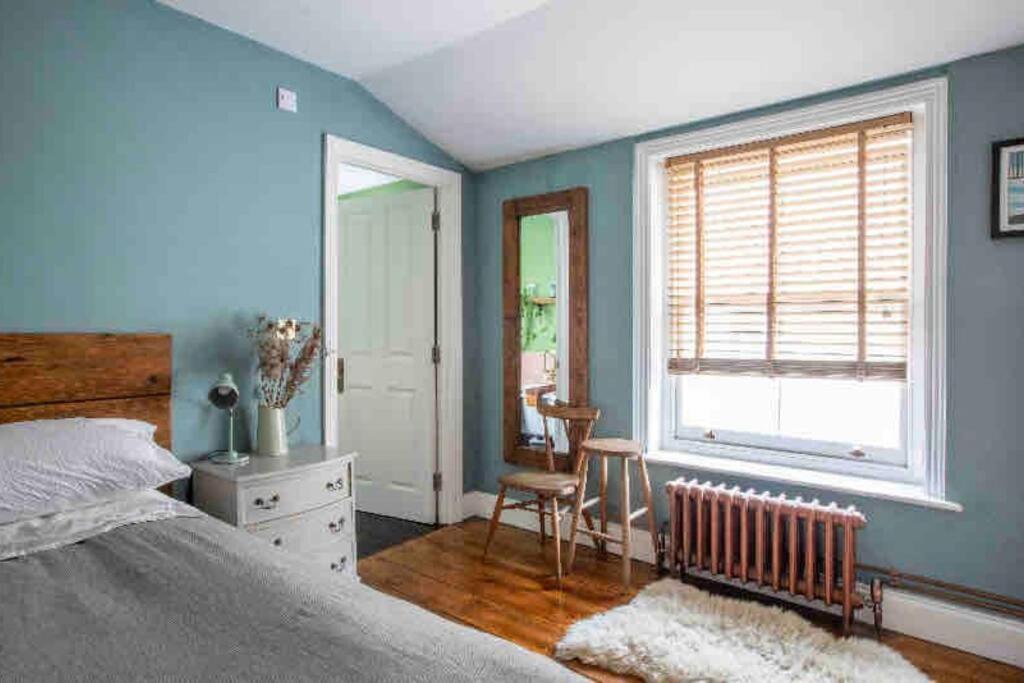 SEA BREEZE APARTMENT