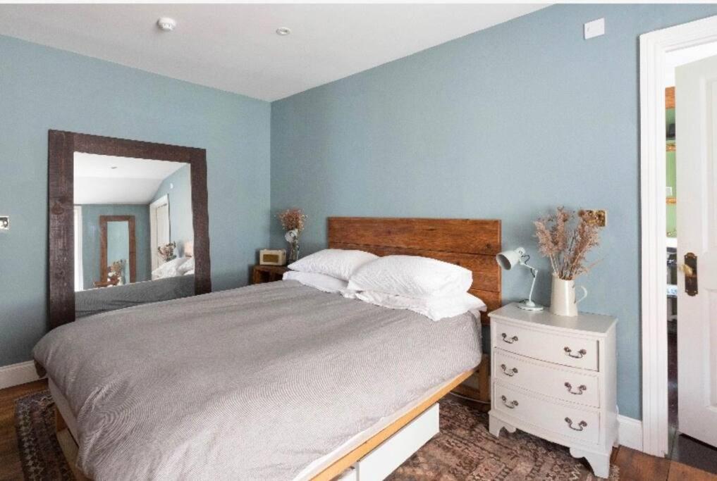 SEA BREEZE APARTMENT