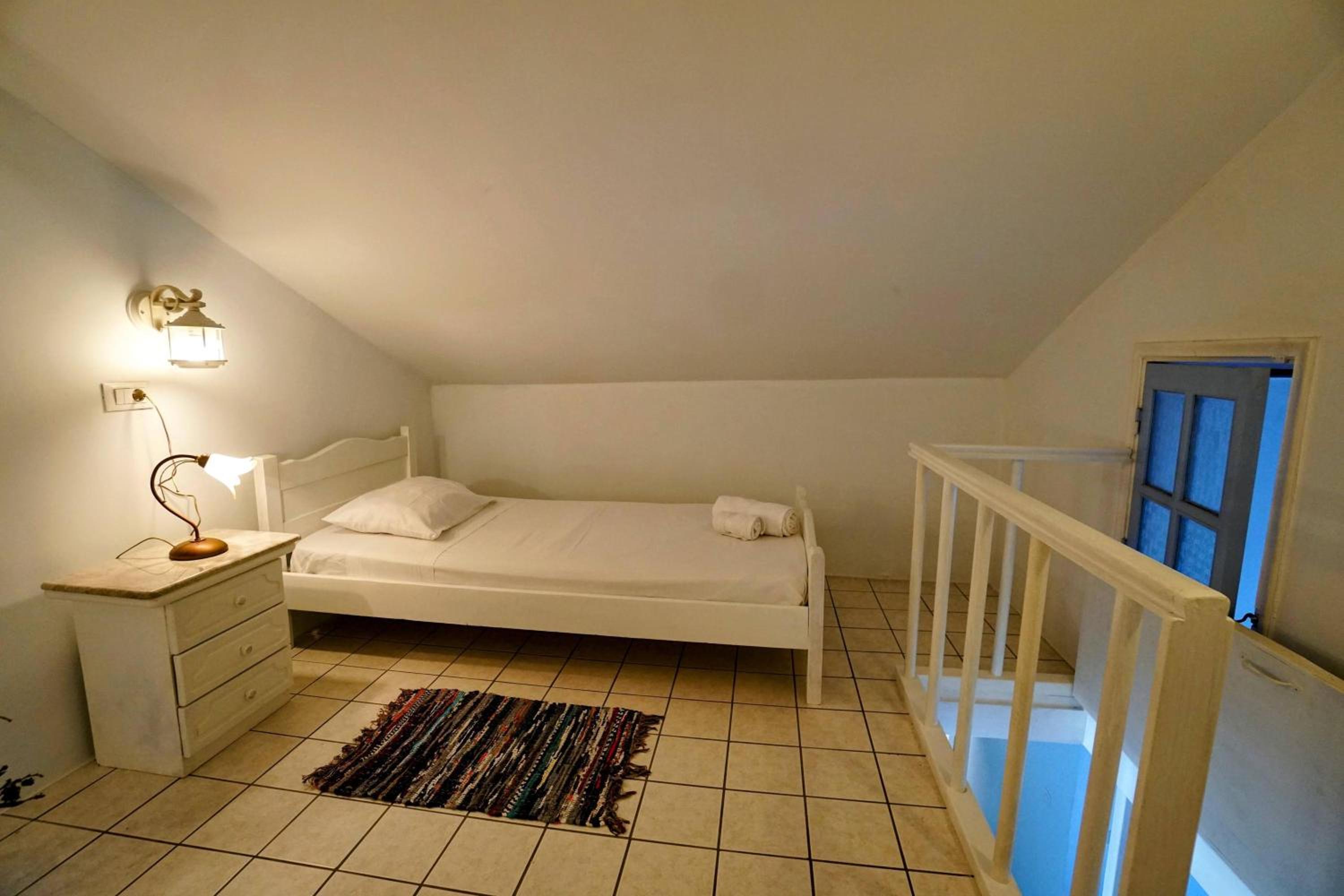 Petalo House