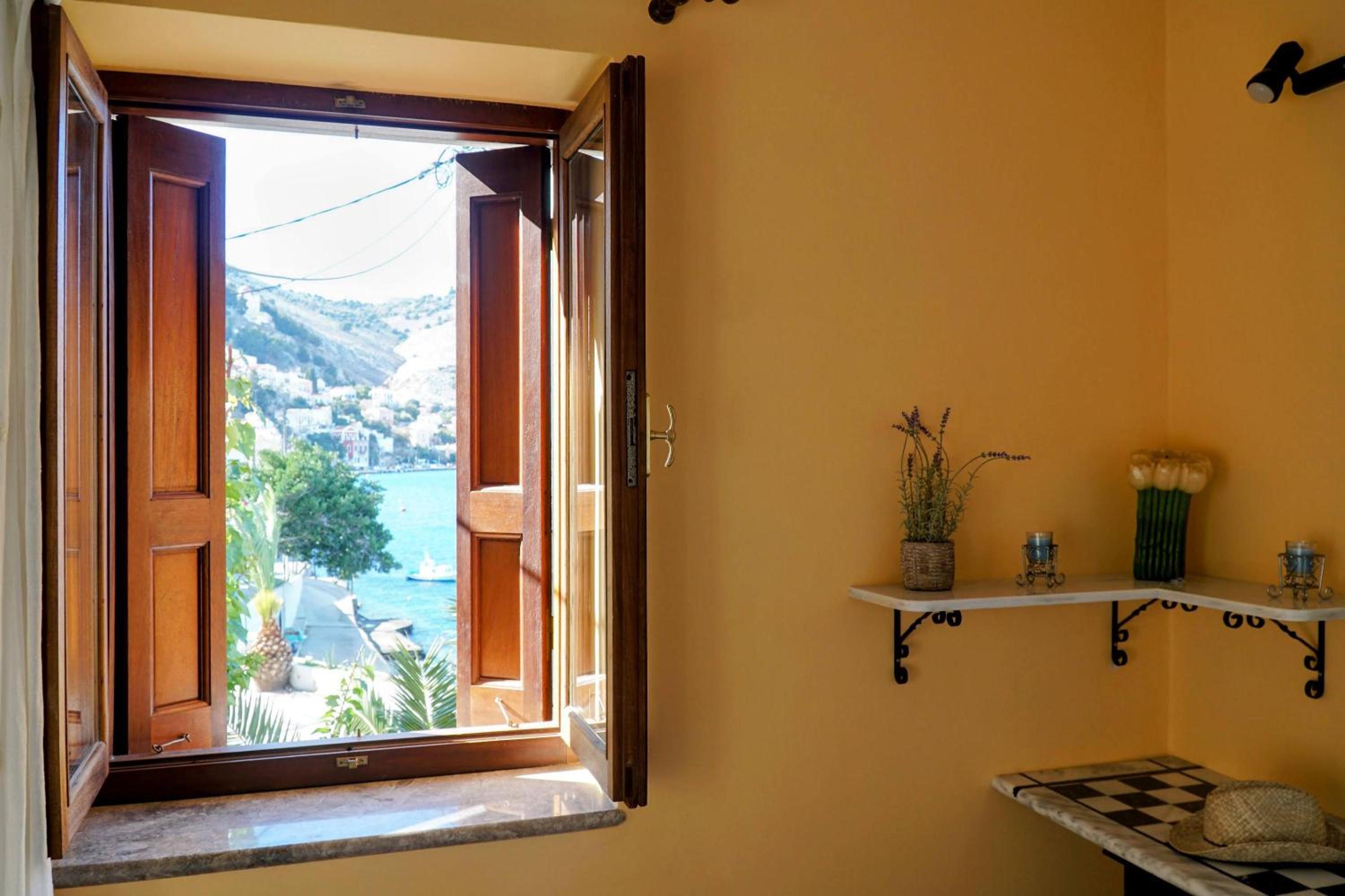 Petalo House