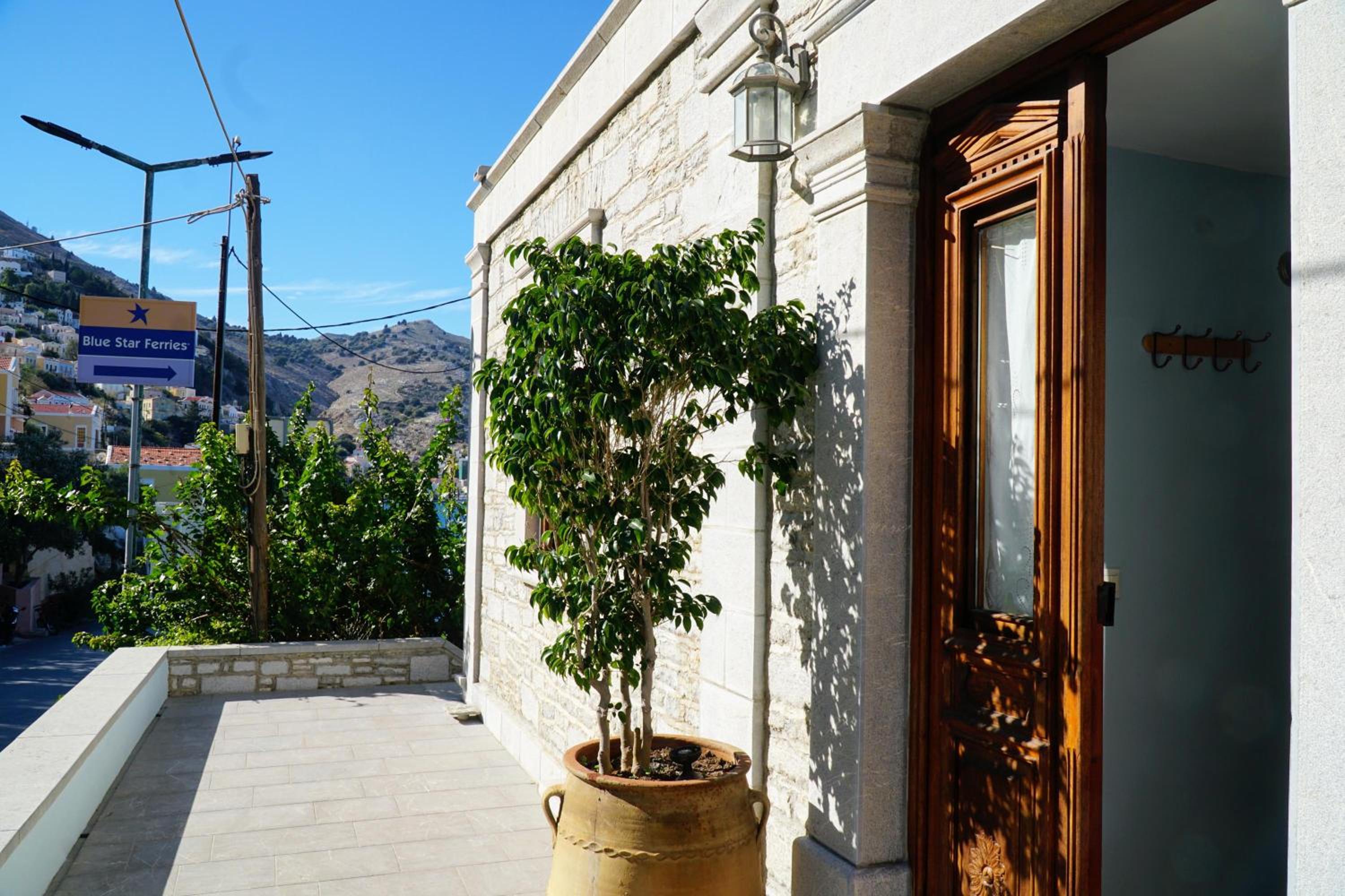 Petalo House